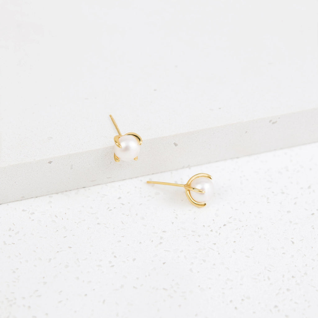 Zoe Pearl Studs Silver 18K Gold Plated