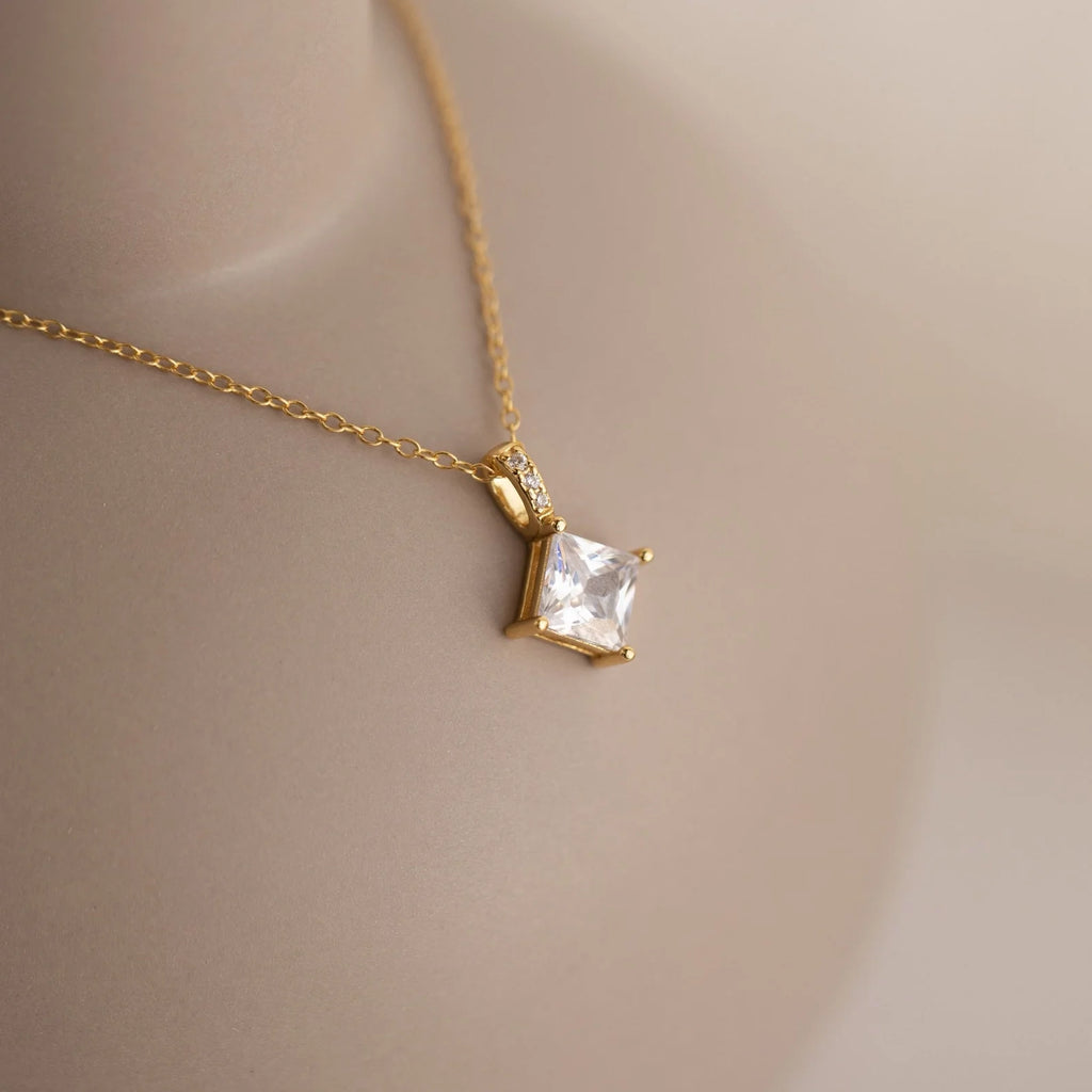 Carina Diamond Pendant Necklace Silver 18K Gold Plated