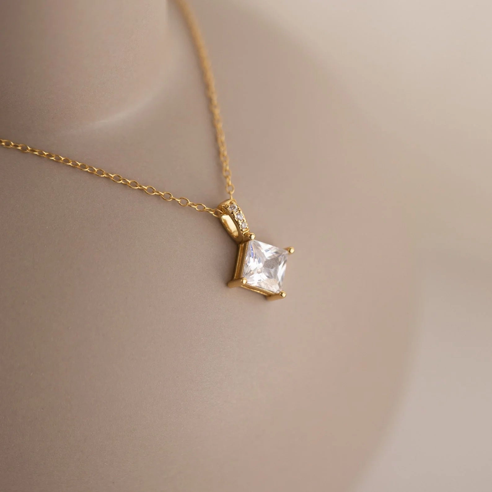Carina Diamond Pendant Necklace Silver 18K Gold Plated