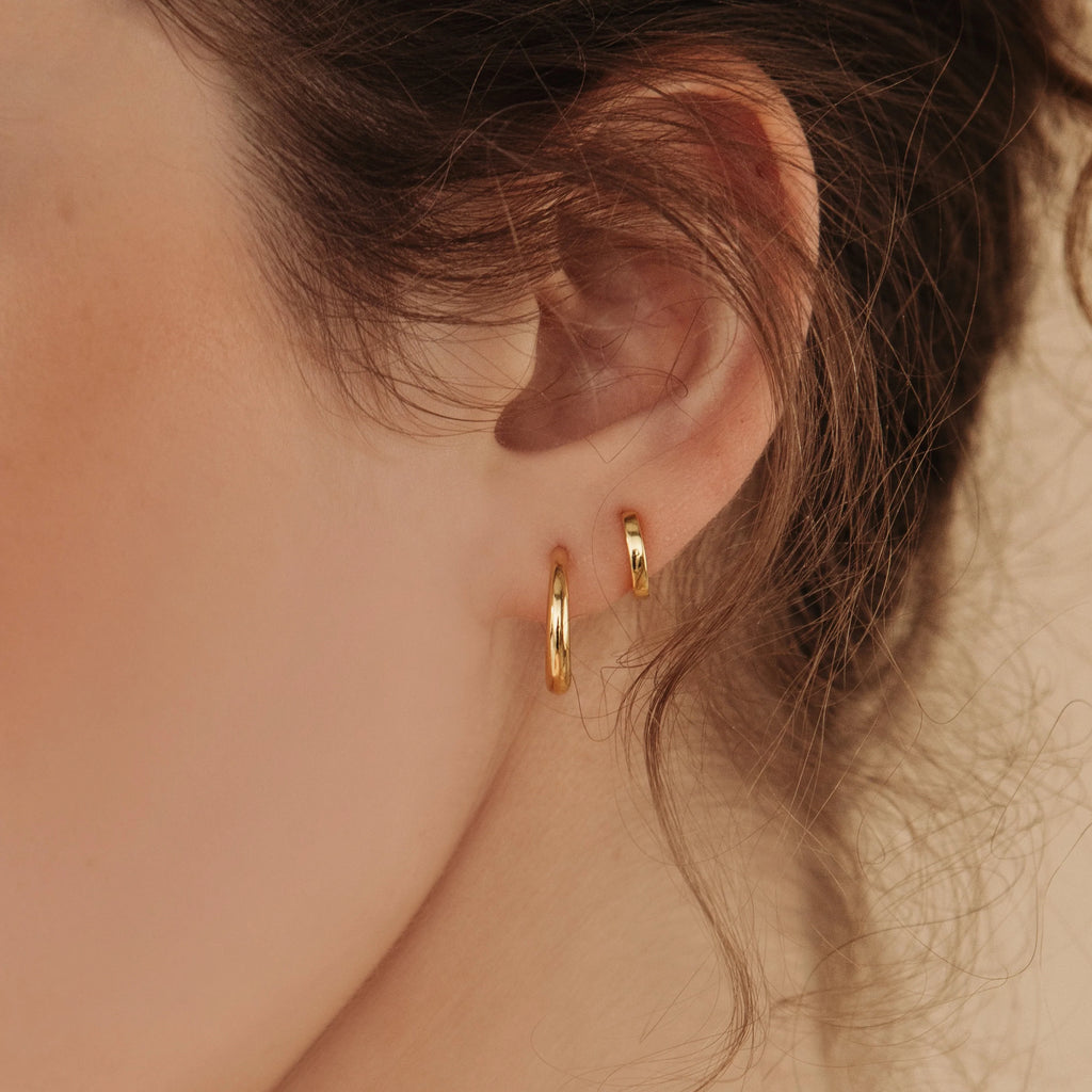 Editor Huggies in Silver 18K Gold Plated