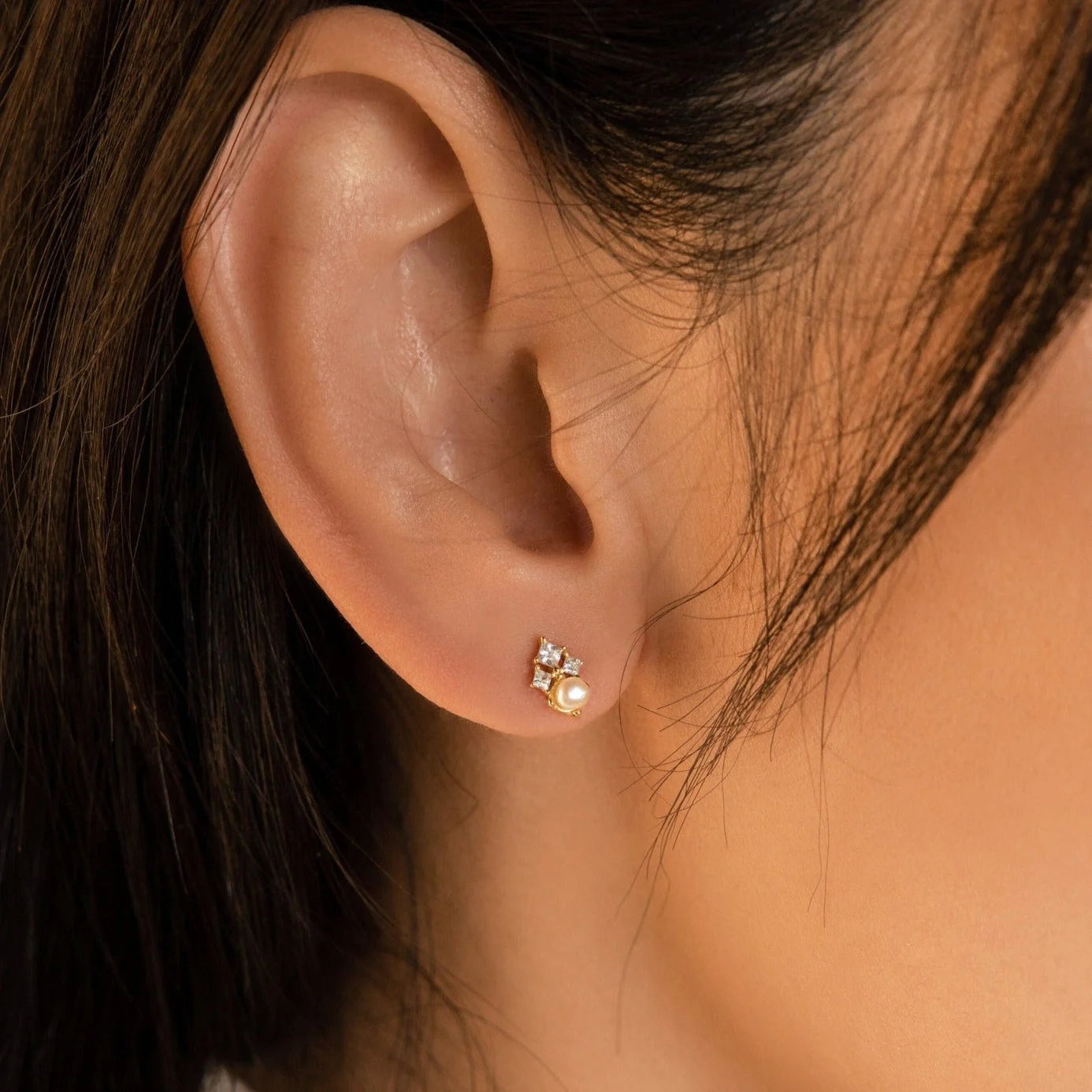 Angelina Pearl Stud Earrings