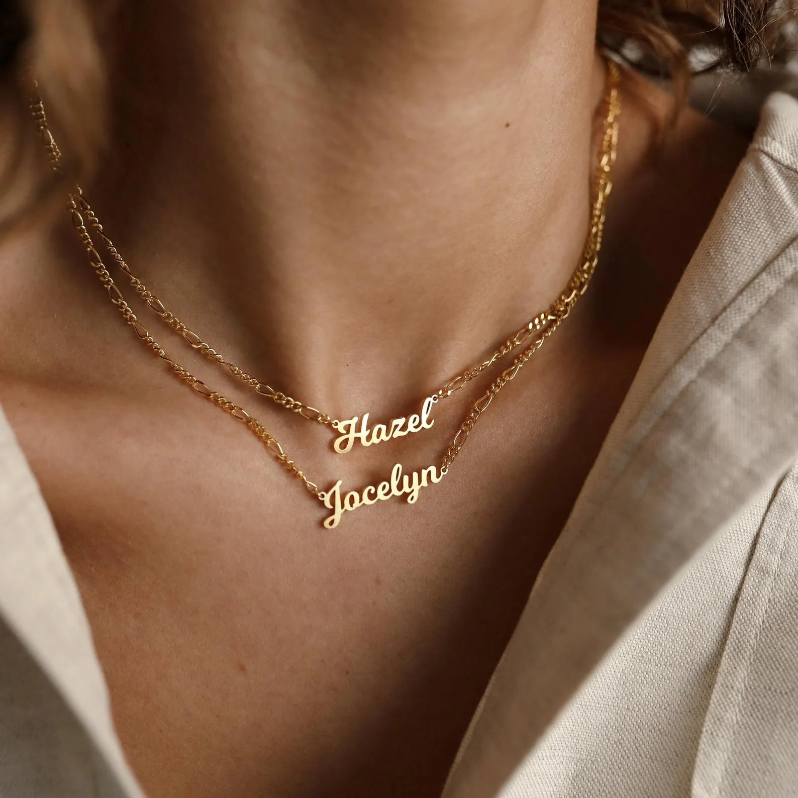 Mellow Name Necklace in Figaro Chain Silver 18K Gold Plated