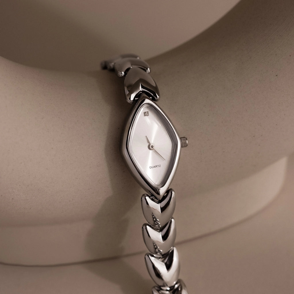 Geometric Oval Timepiece Silver 18K Gold Plated