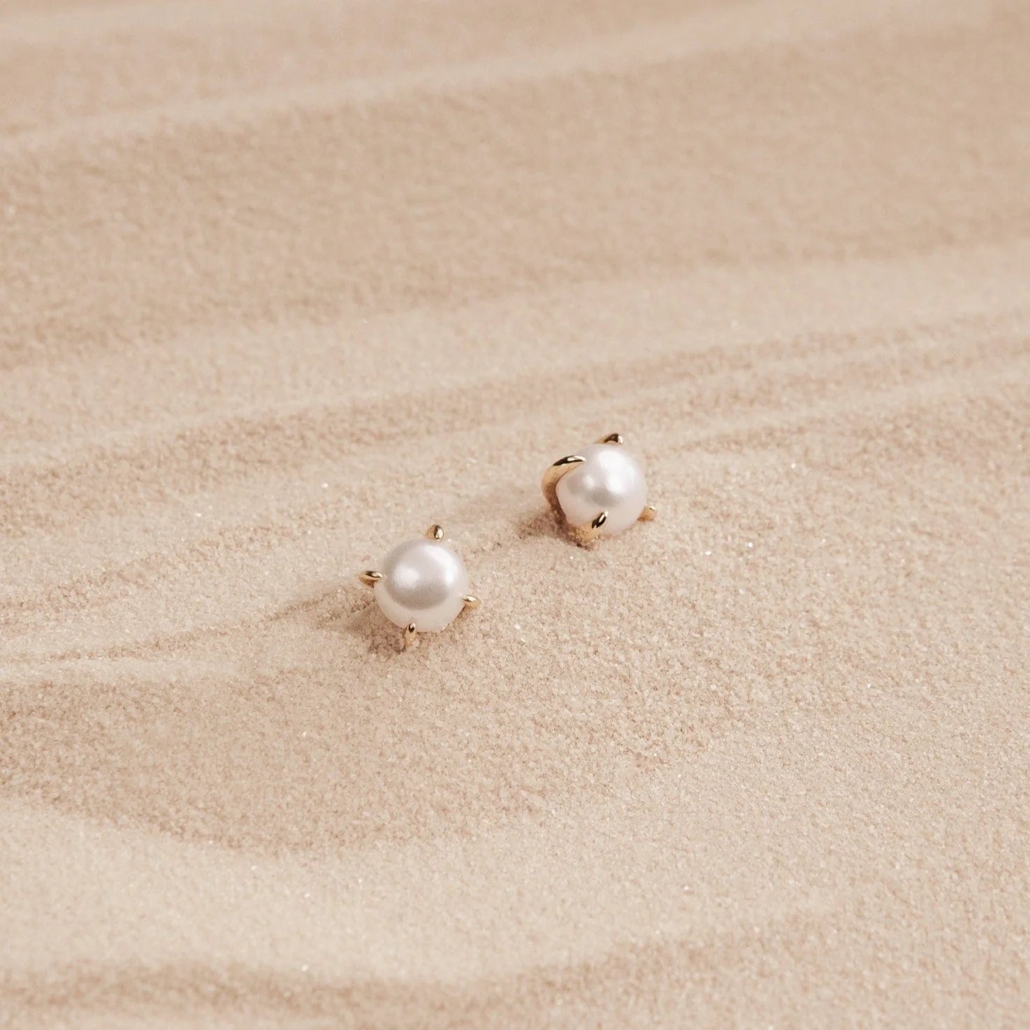 Zoe Pearl Studs Silver 18K Gold Plated