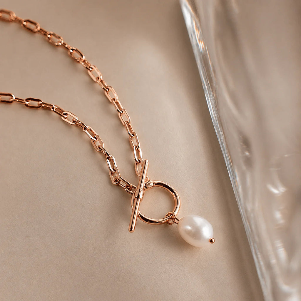 Paperclip Pearl Toggle Necklace