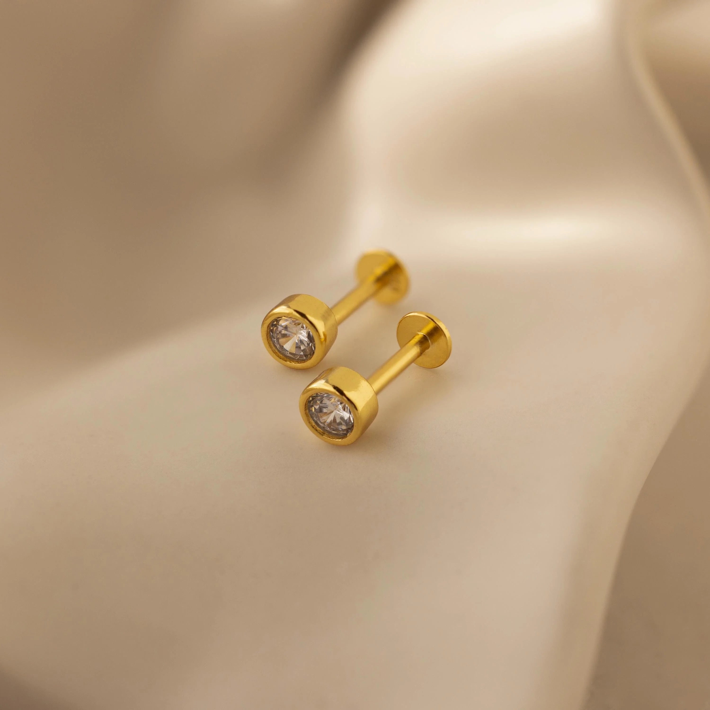 Medium Diamond Bezel Flatback Studs Silver 18K Gold Plated