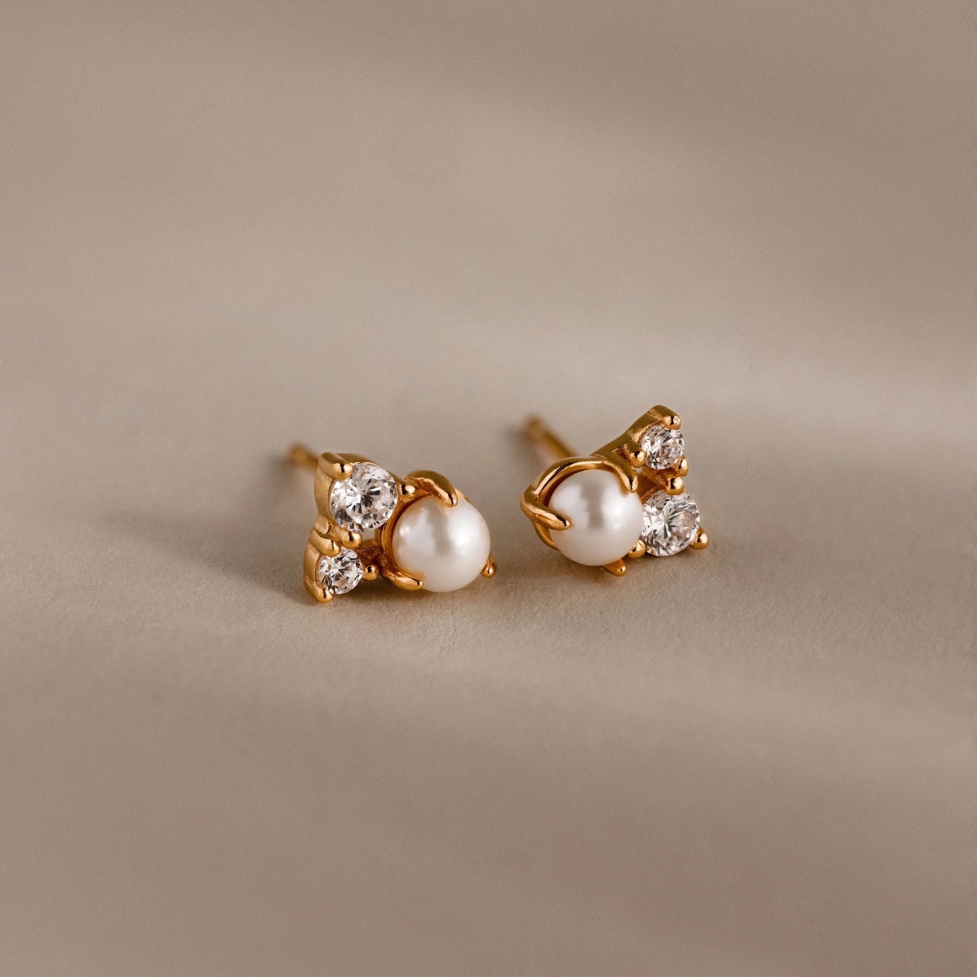 Pearl Diamond Cluster Studs Silver 18K Gold Plated