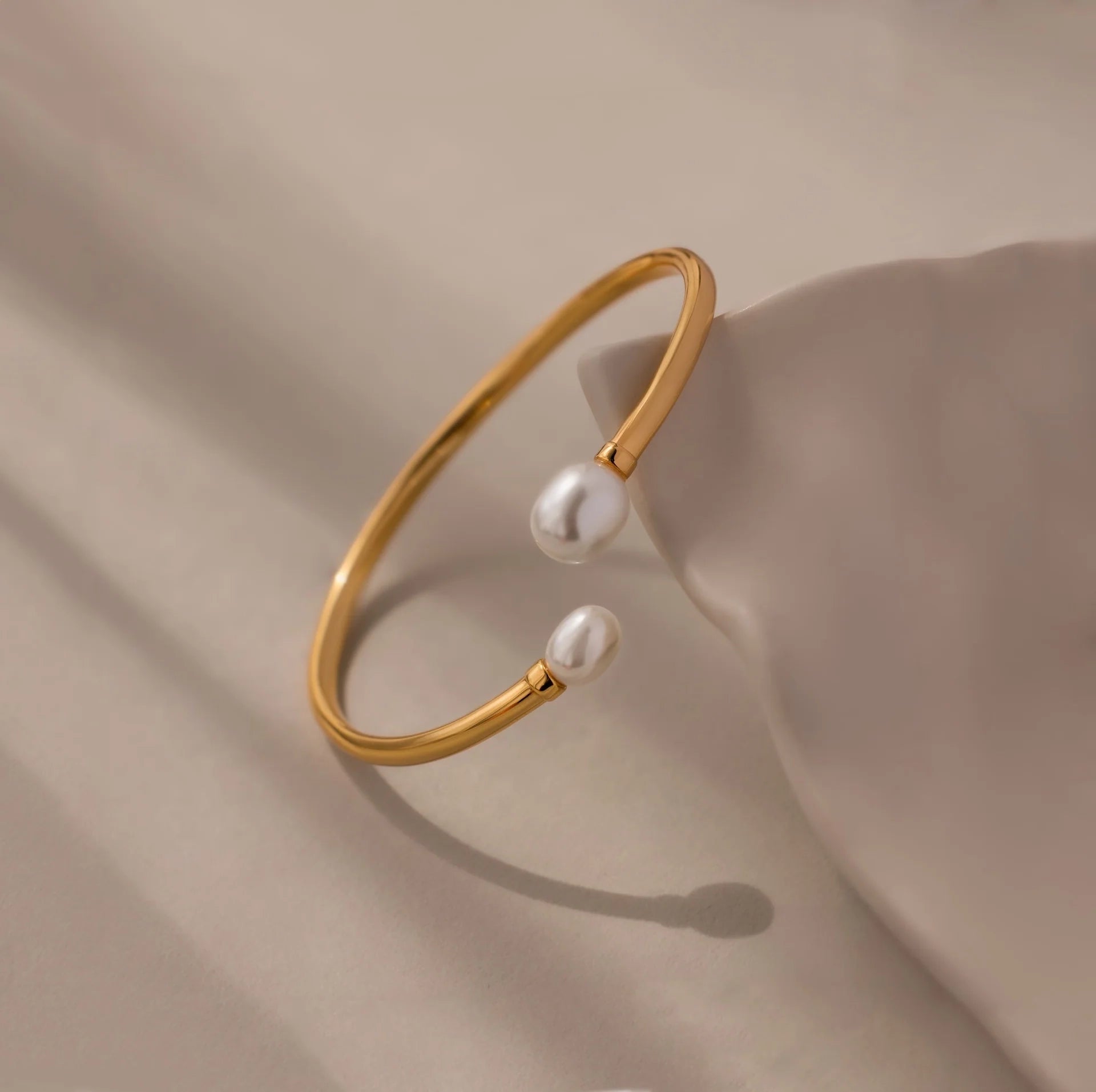 Serenity Pearl Cuff Bracelet Silver 18K Gold Plated