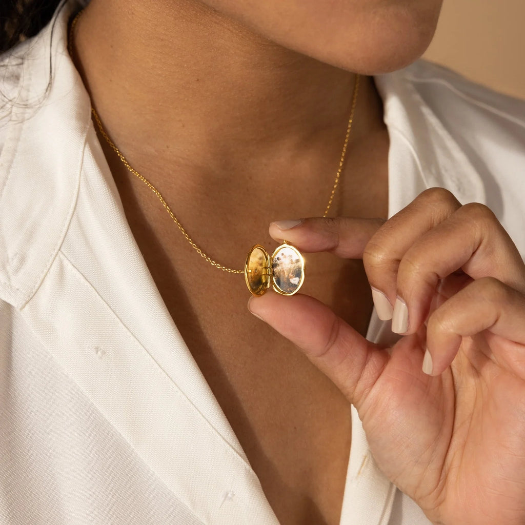 Eliza Oval Locket Necklace Silver 18K Gold Plated