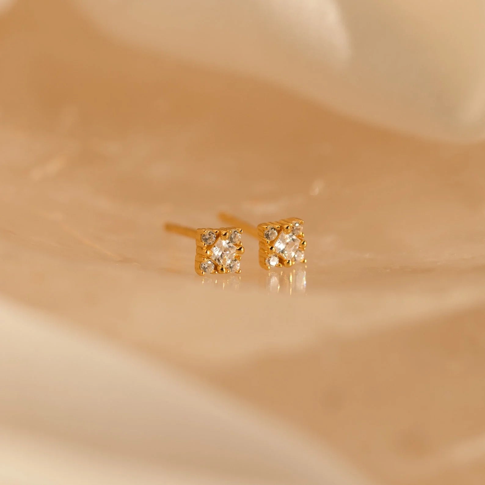 Daydreamer Diamond Studs Silver 18K Gold Plated