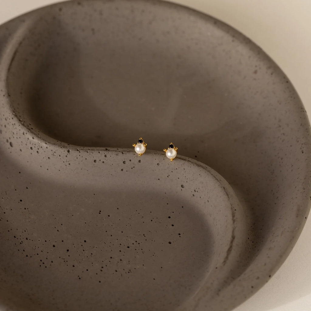 Raindrop Pearl Onyx Studs Silver 18K Gold Plated