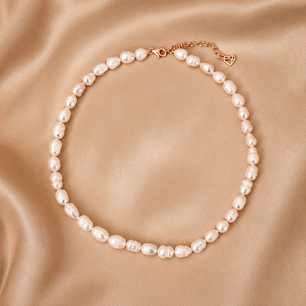 Embrace Modern Elegance with Our Bold Pearl Necklace