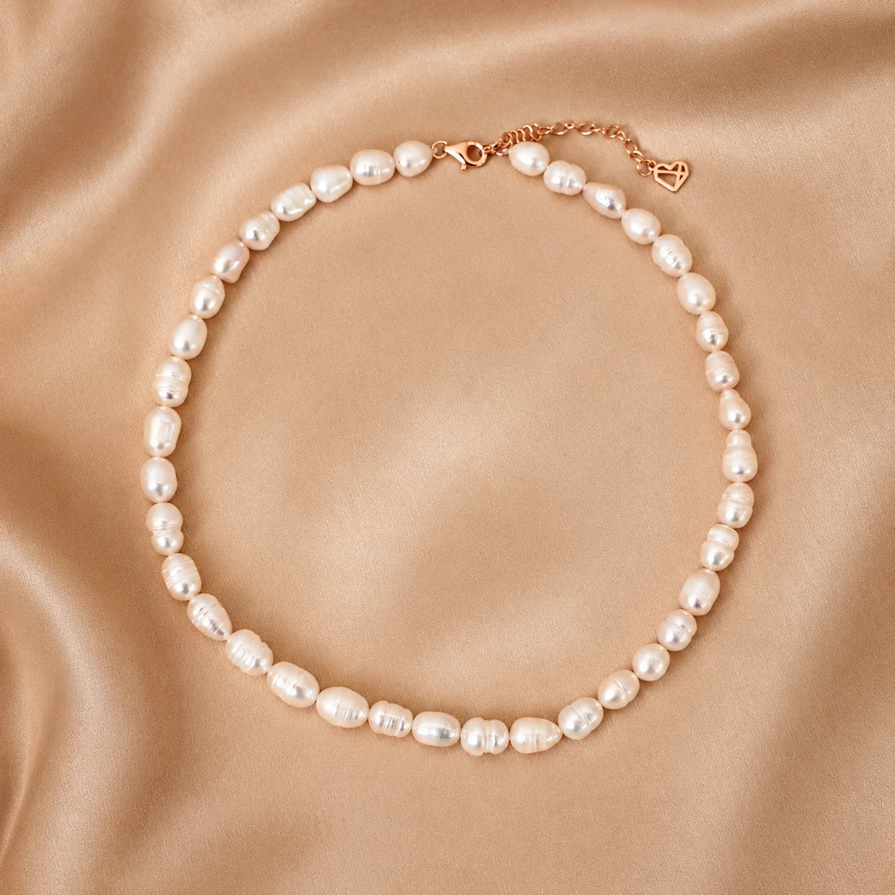 Embrace Modern Elegance with Our Bold Pearl Necklace