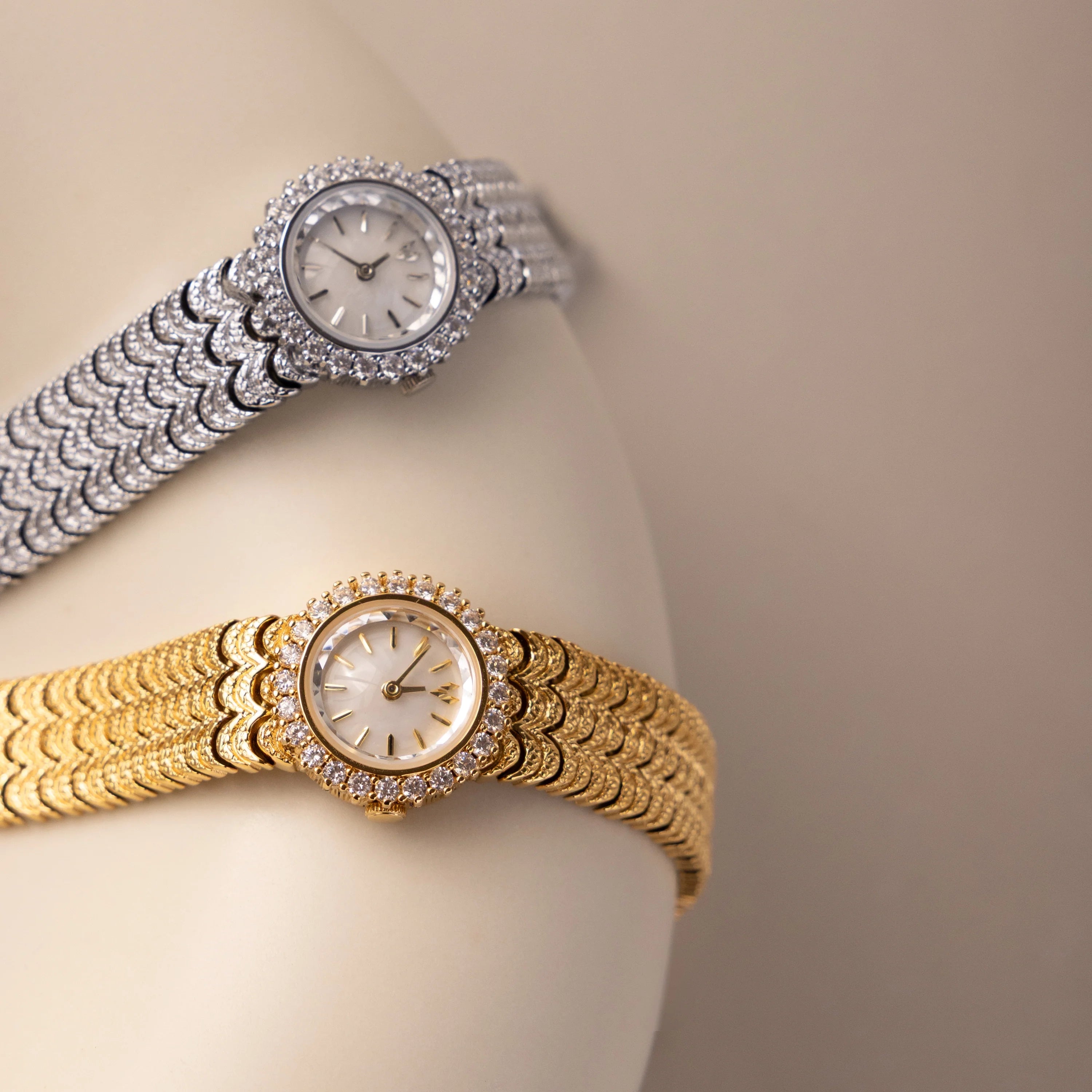 Diamonds Pave Scalloped Timepiece Silver 18K Gold Plated