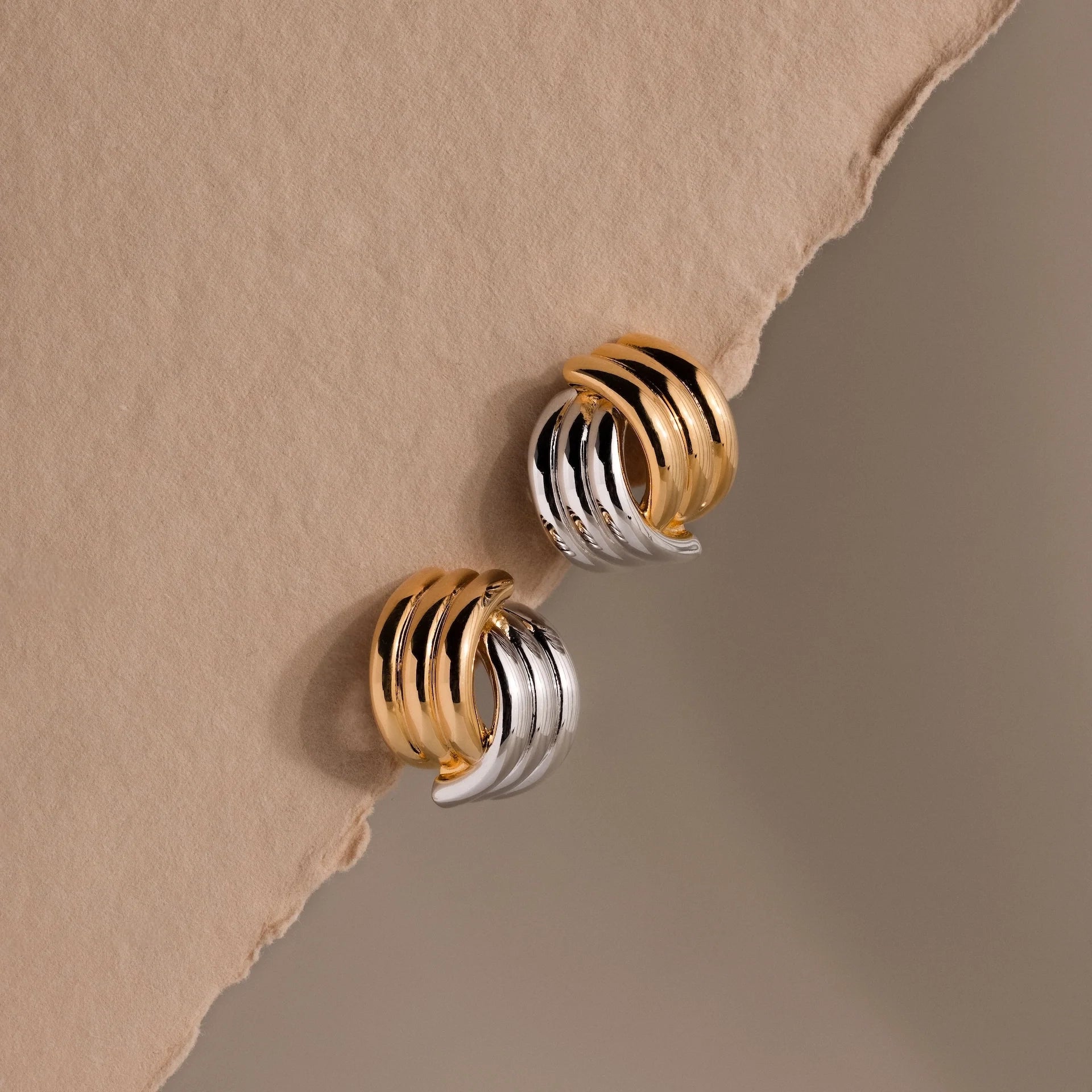 Ribbed Mixed Metal Studs Silver 18K Gold Plated