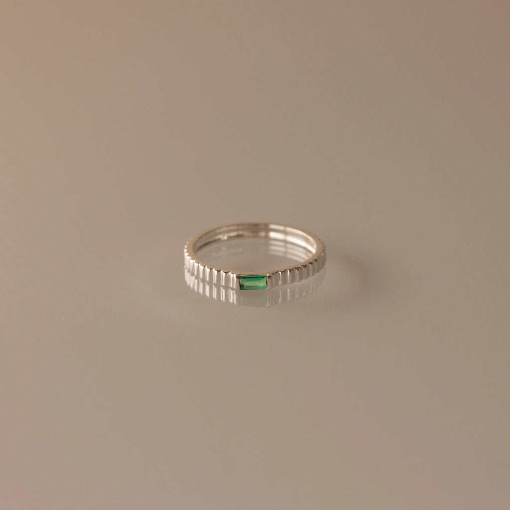 Emerald Dainty Ribbed Ring Silver 18K Gold Plated