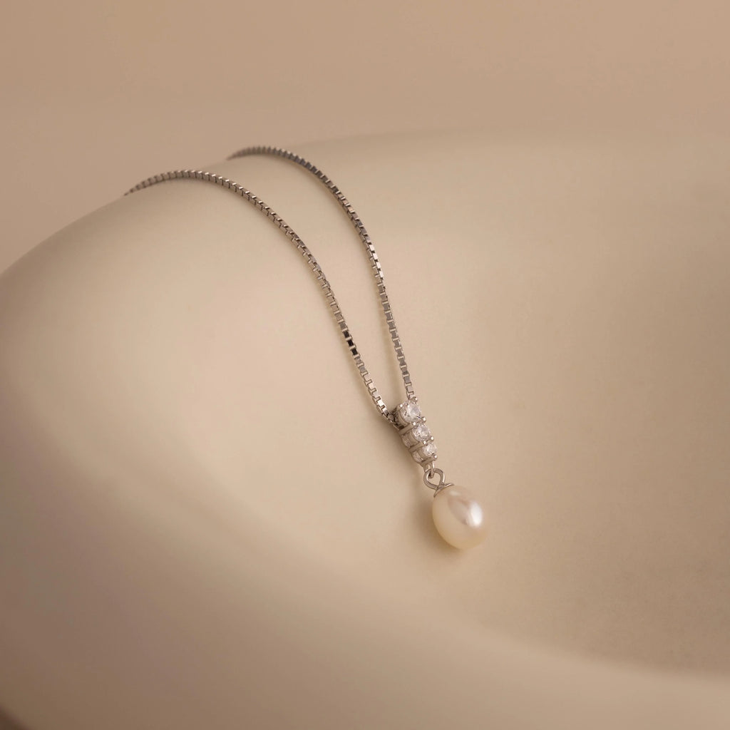 Diamond Pearl Droplet Necklace Silver 18K Gold Plated