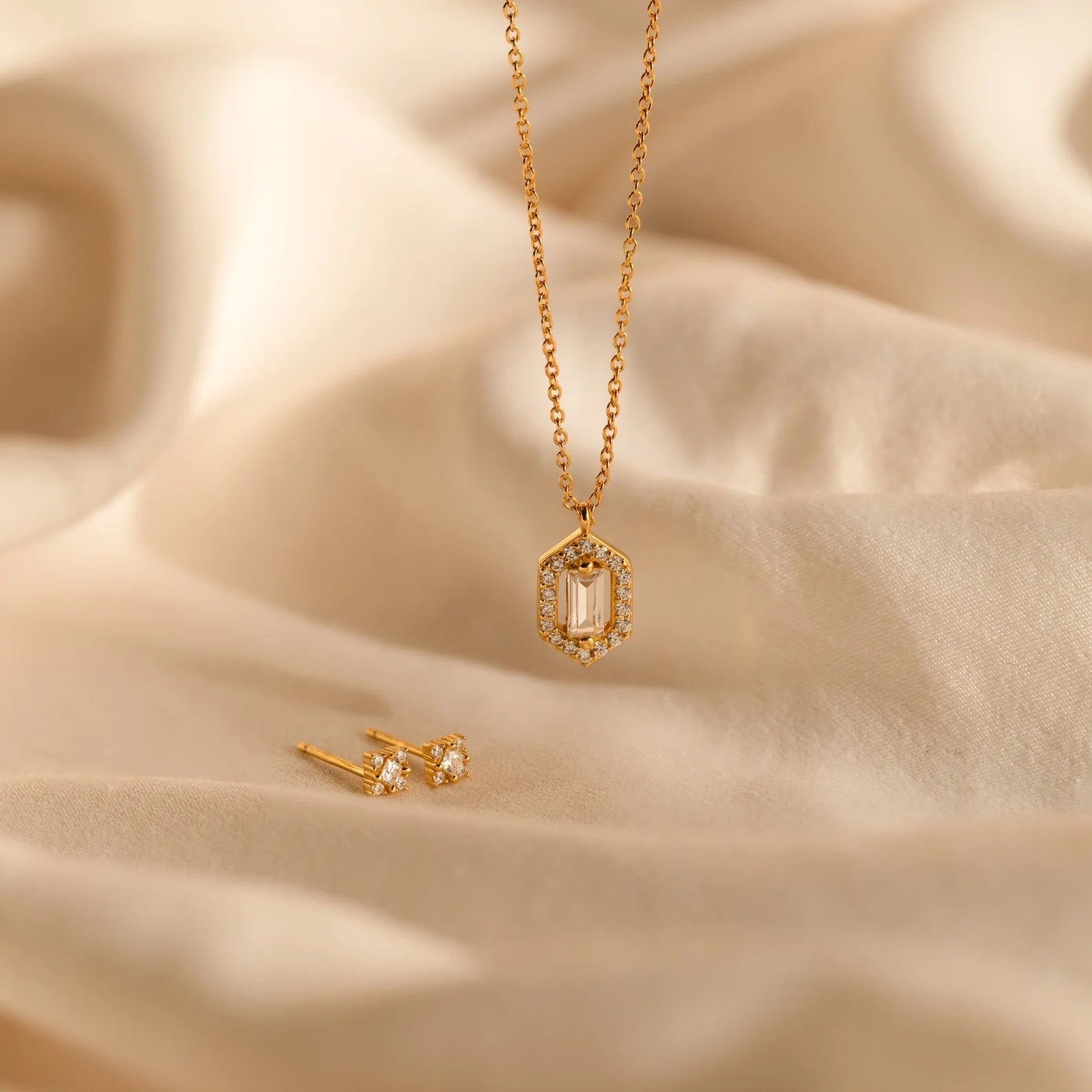 Daydreamer Diamond Necklace Silver 18K Gold Plated