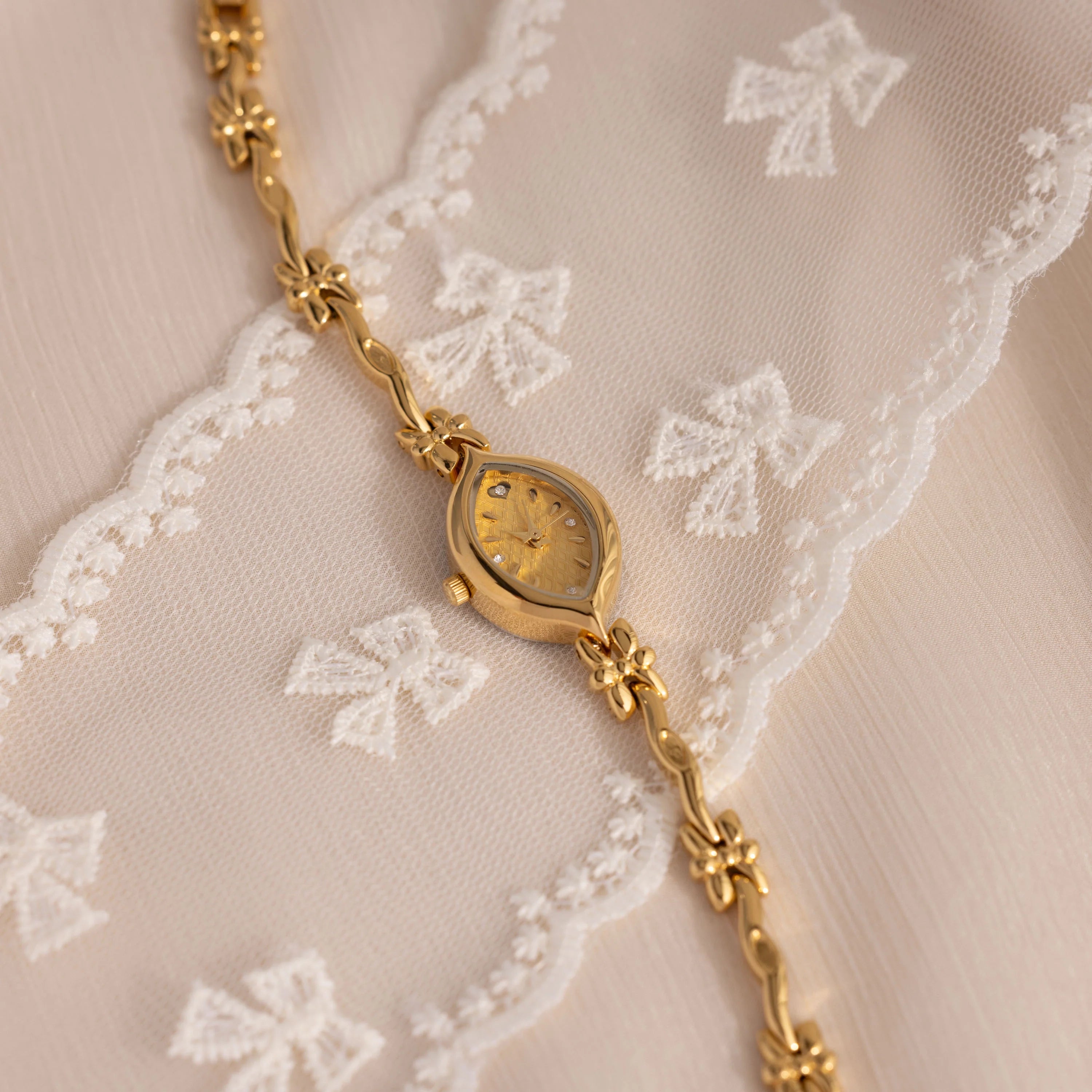 Floral Twist Timepiece
