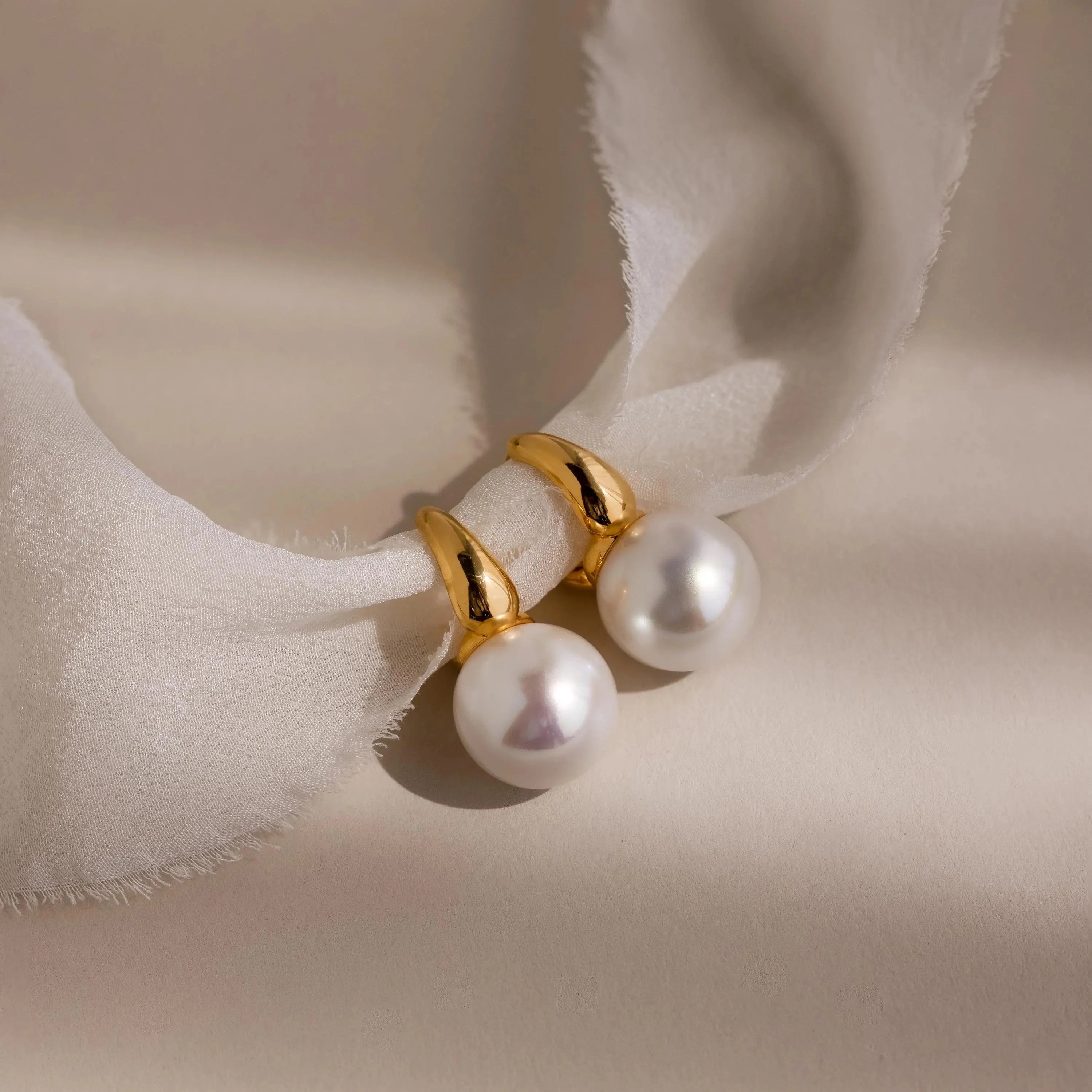 Dome Pearl Huggies Silver 18K Gold Plated