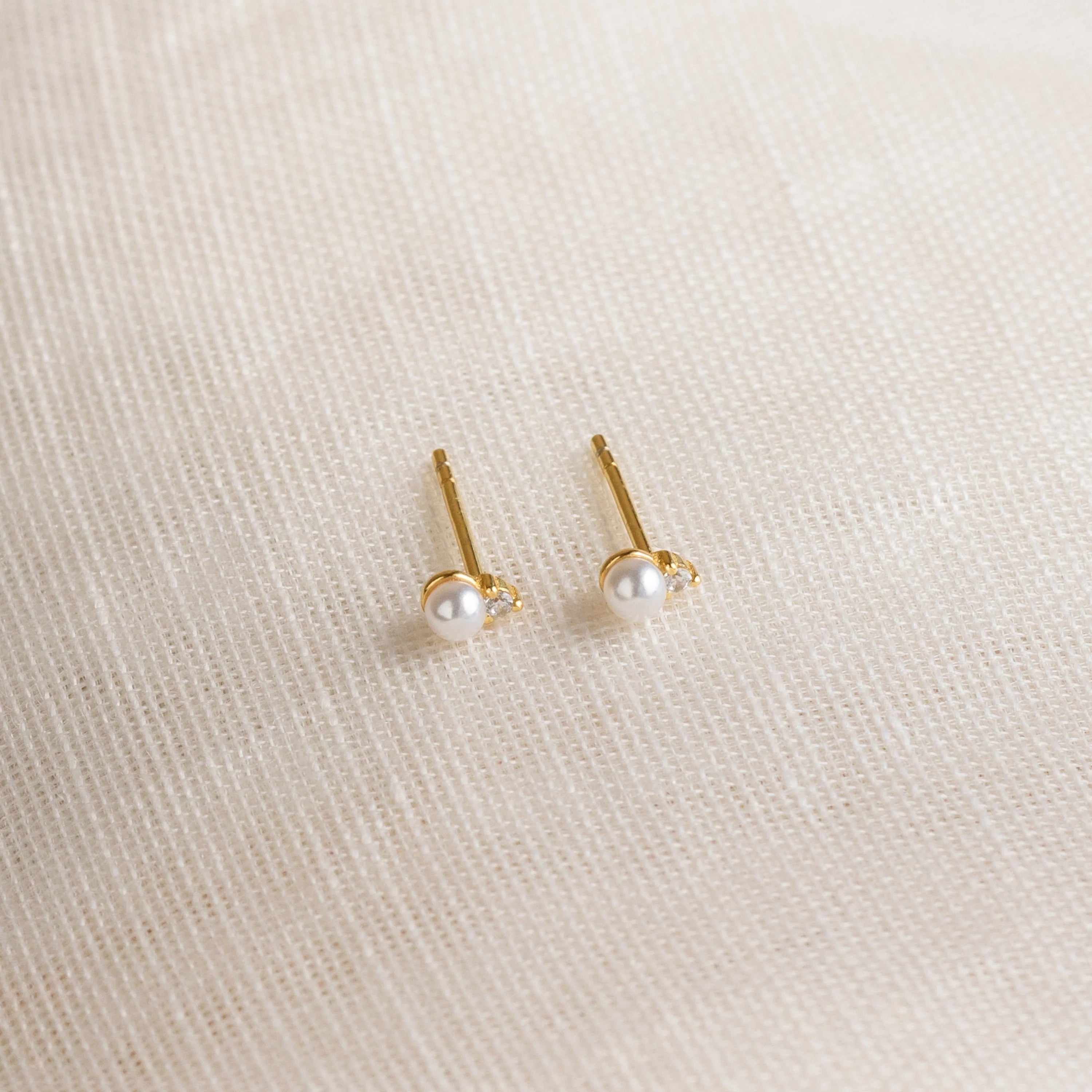 Raindrop Pearl Studs Silver 18K Gold Plated