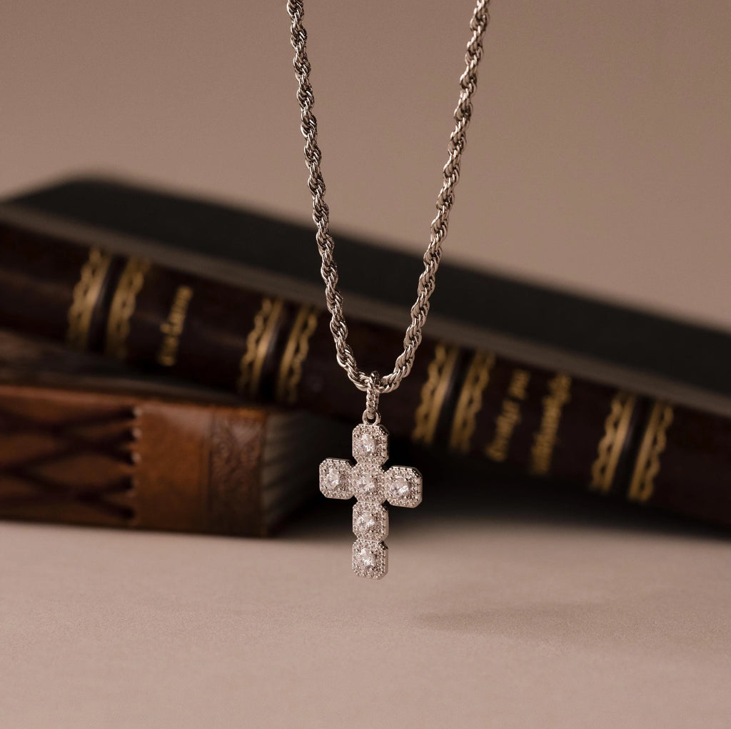 Diamonds Majesty Cross Necklace Silver 18K Gold Plated