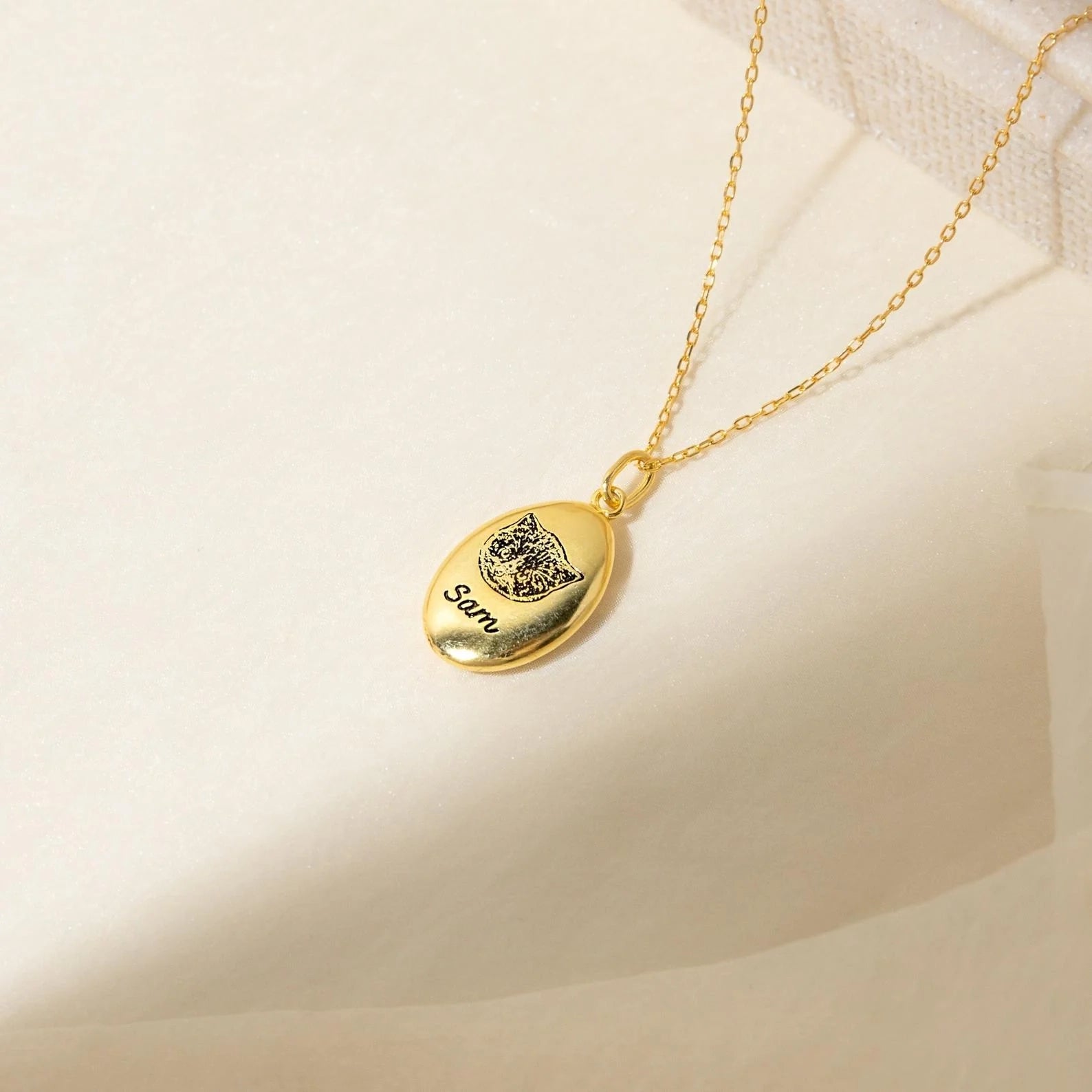 Oval Pet Necklace Silver 18K Gold Plated