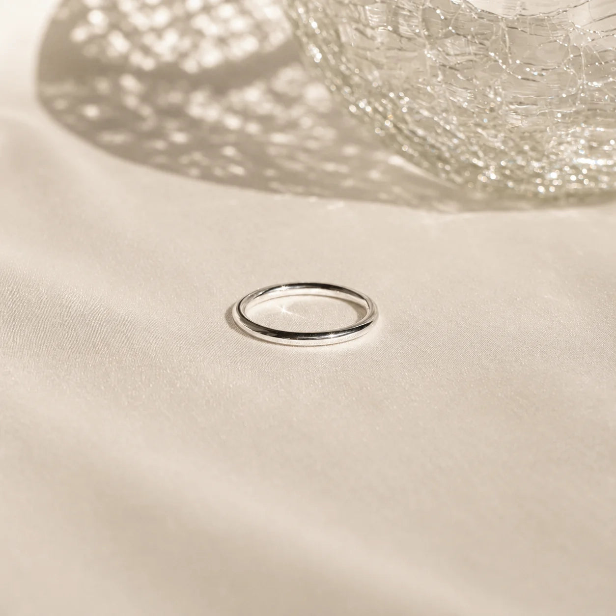 Delicate Knuckle Ring: Minimalist Beauty
