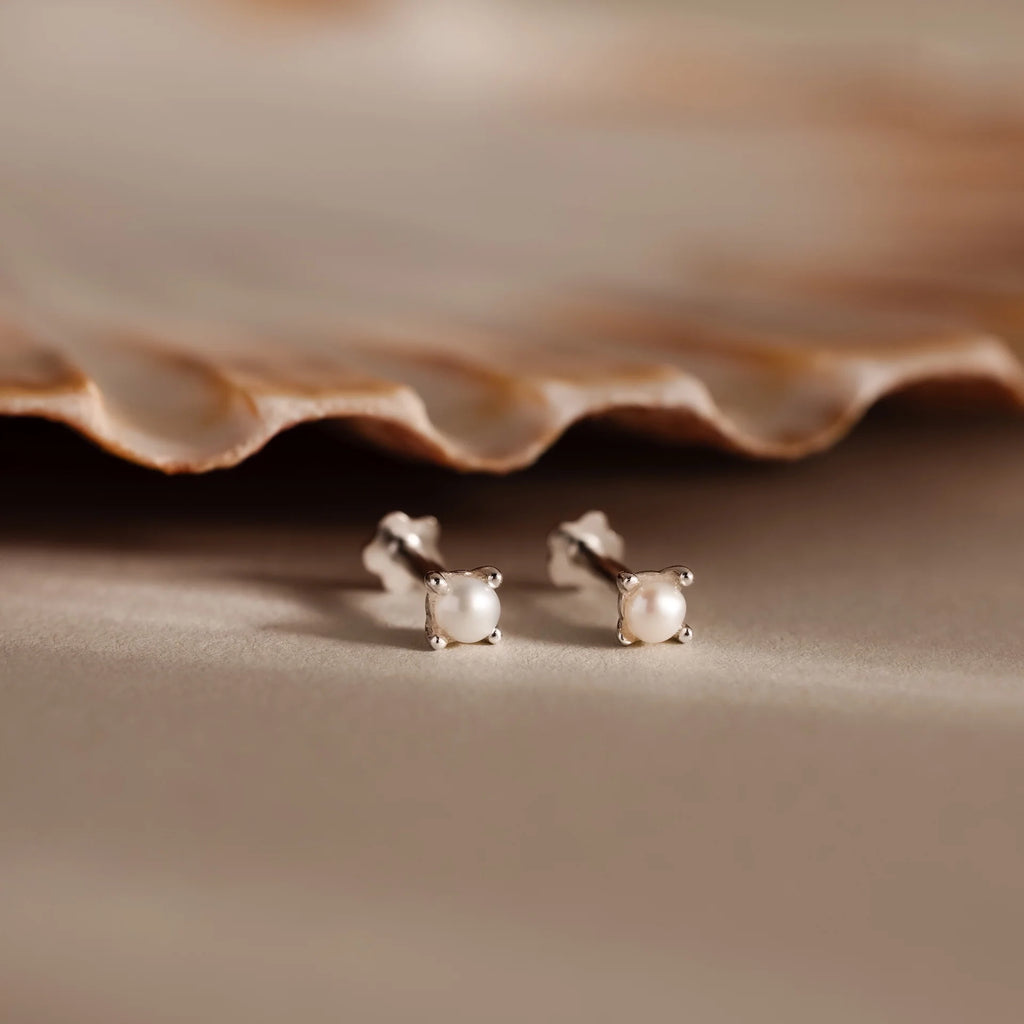 Baby Venus Flatback Studs Silver 18K Gold Plated