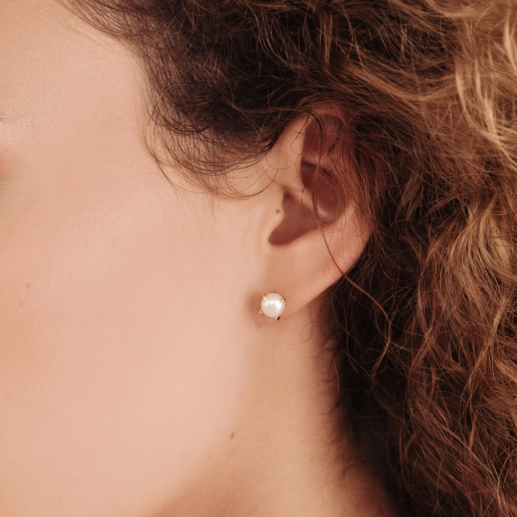 Zoe Pearl Studs Silver 18K Gold Plated