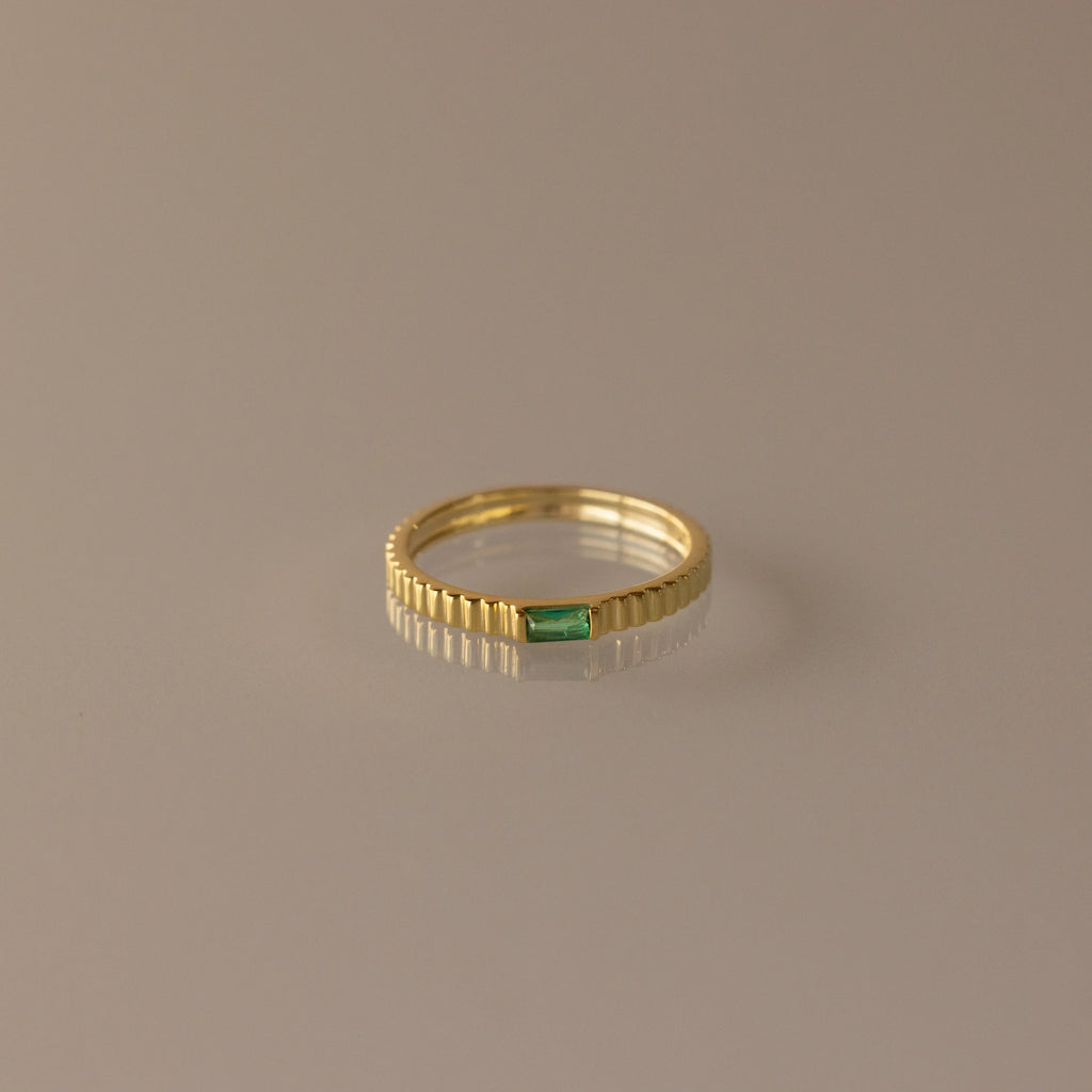 Emerald Dainty Ribbed Ring Silver 18K Gold Plated