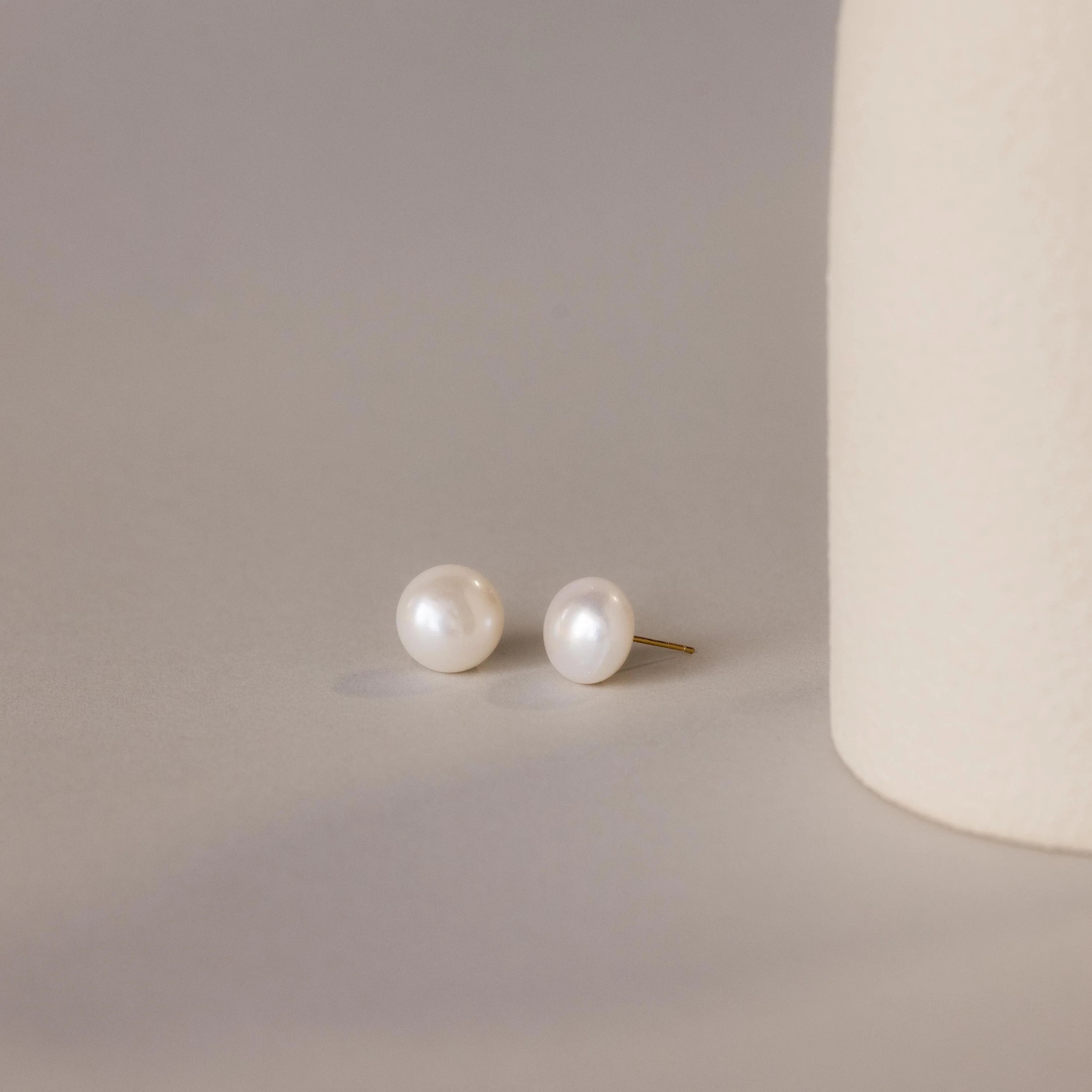 Bold Pearl Studs Silver 18K Gold Plated