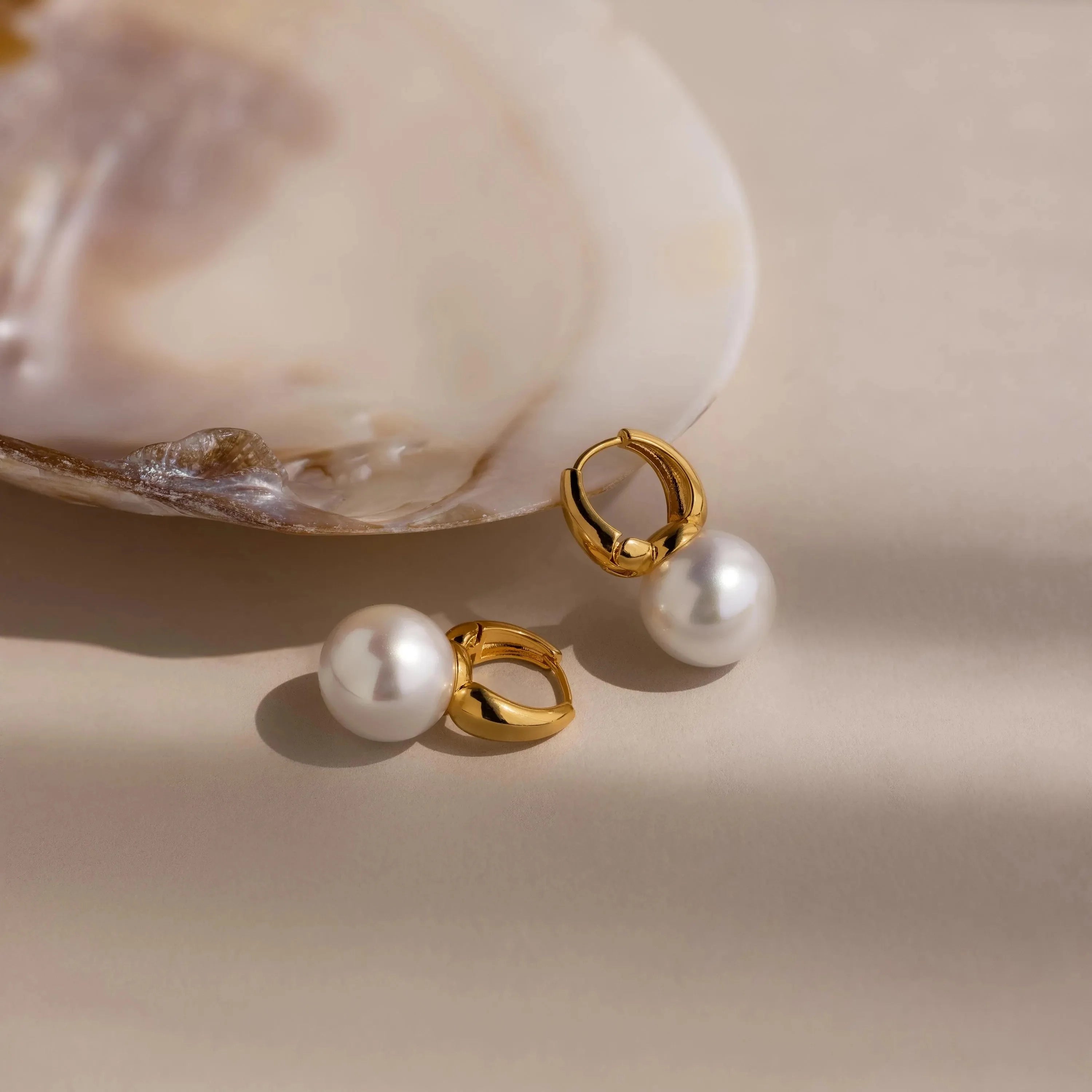 Dome Pearl Huggies Silver 18K Gold Plated