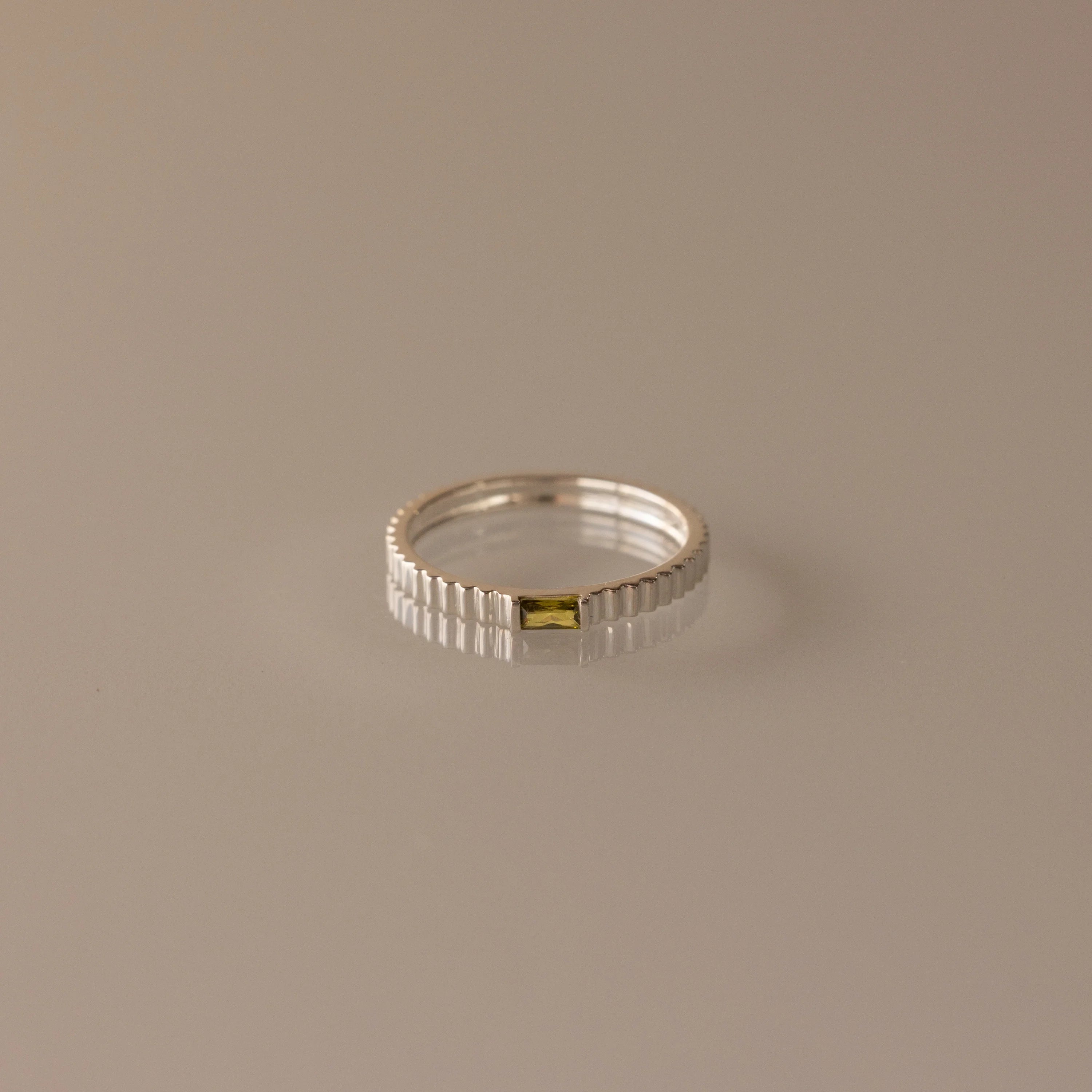 Peridot Dainty Ribbed  Ring Silver 18K Gold Plated