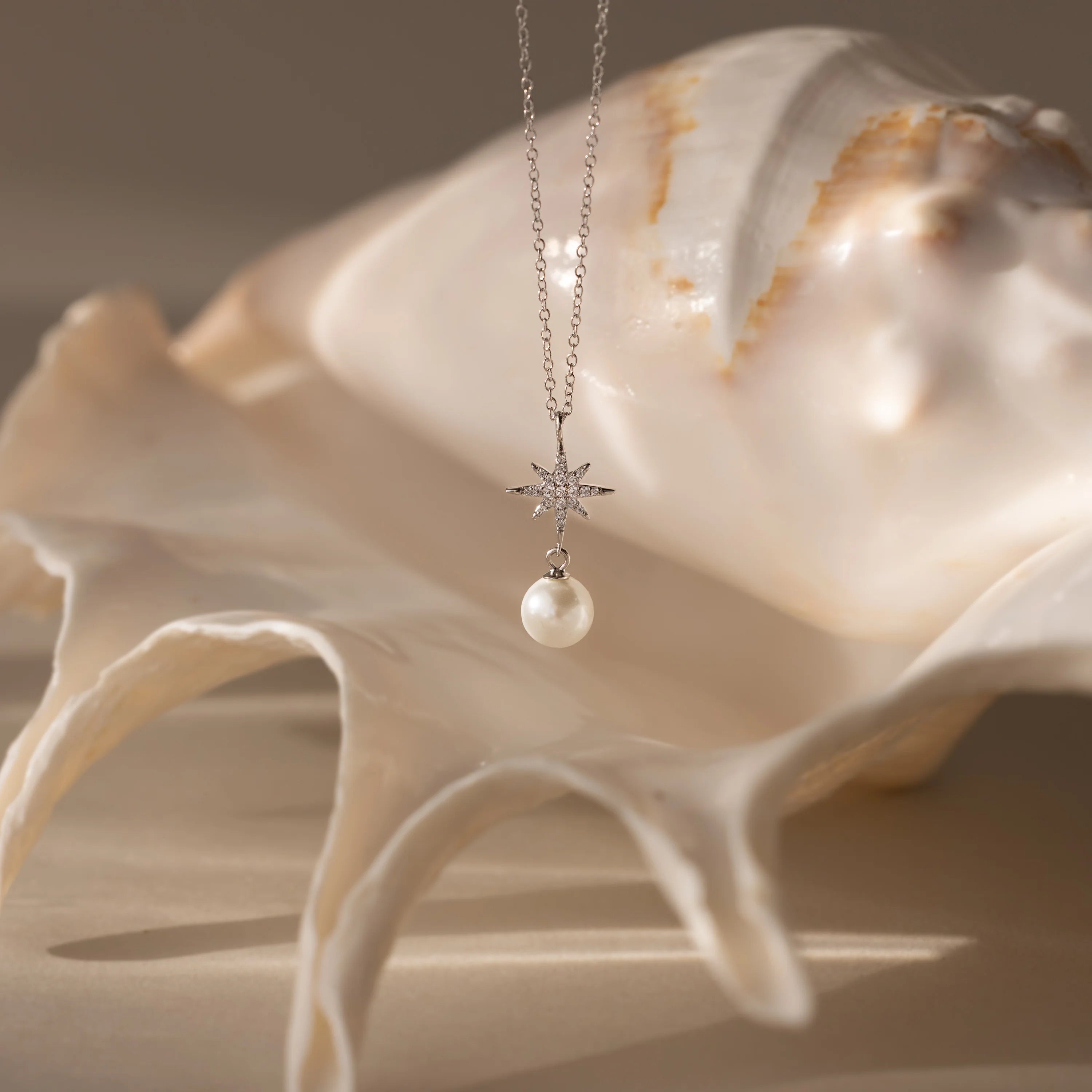 Pavé North Star Pearl Necklace Silver 18K Gold Plated