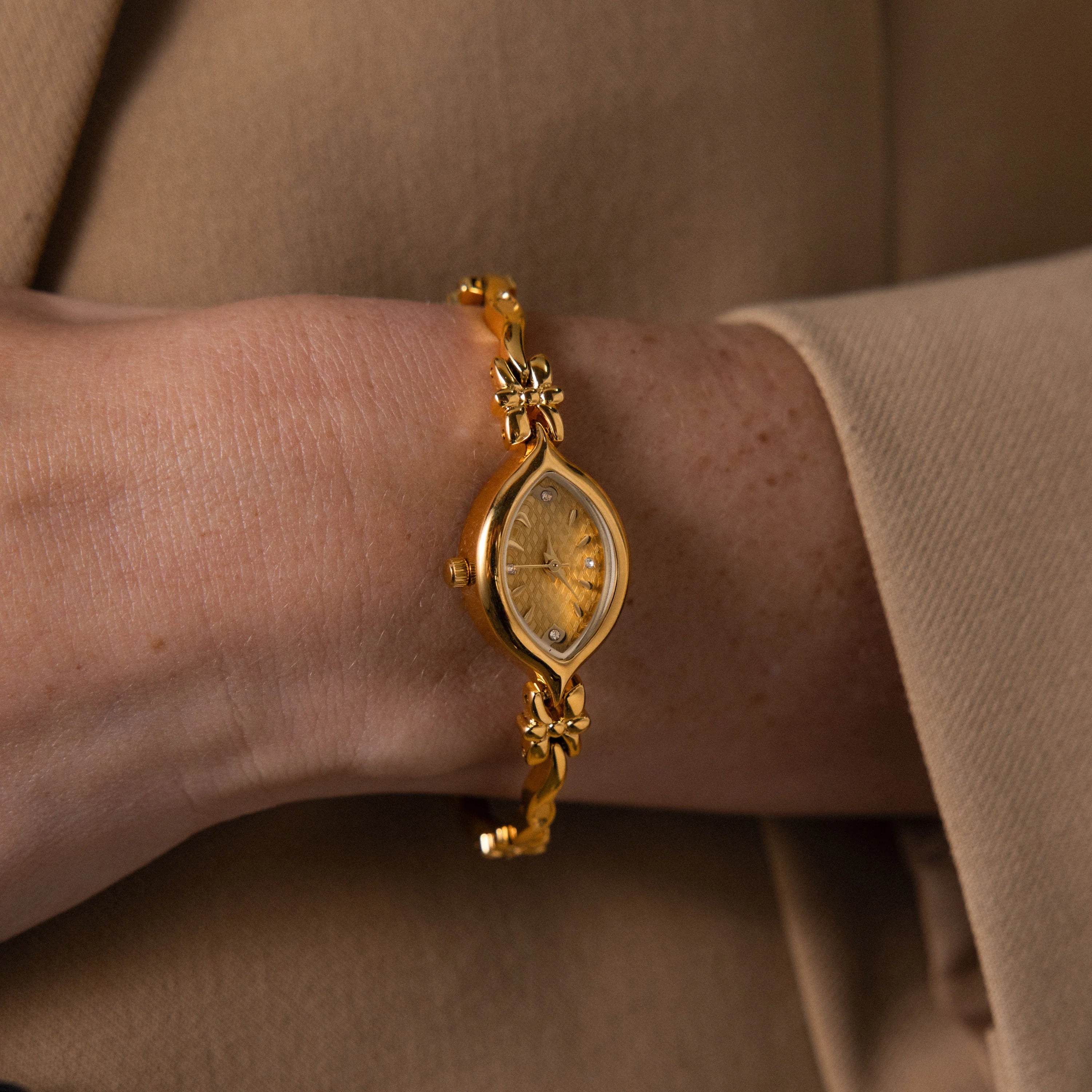 Floral Twist Timepiece
