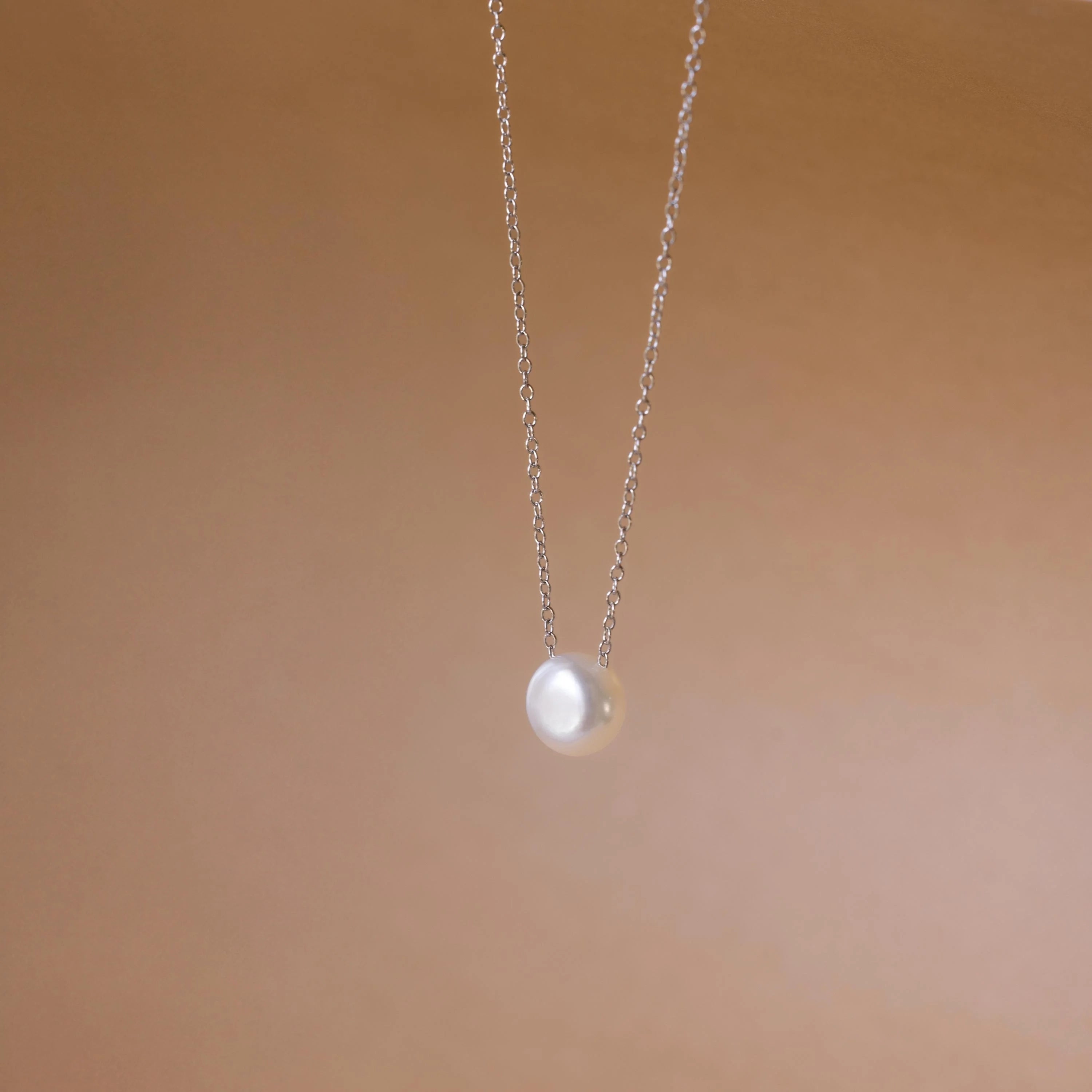 Classic Pearl Pendant Necklace Silver 18K Gold Plated