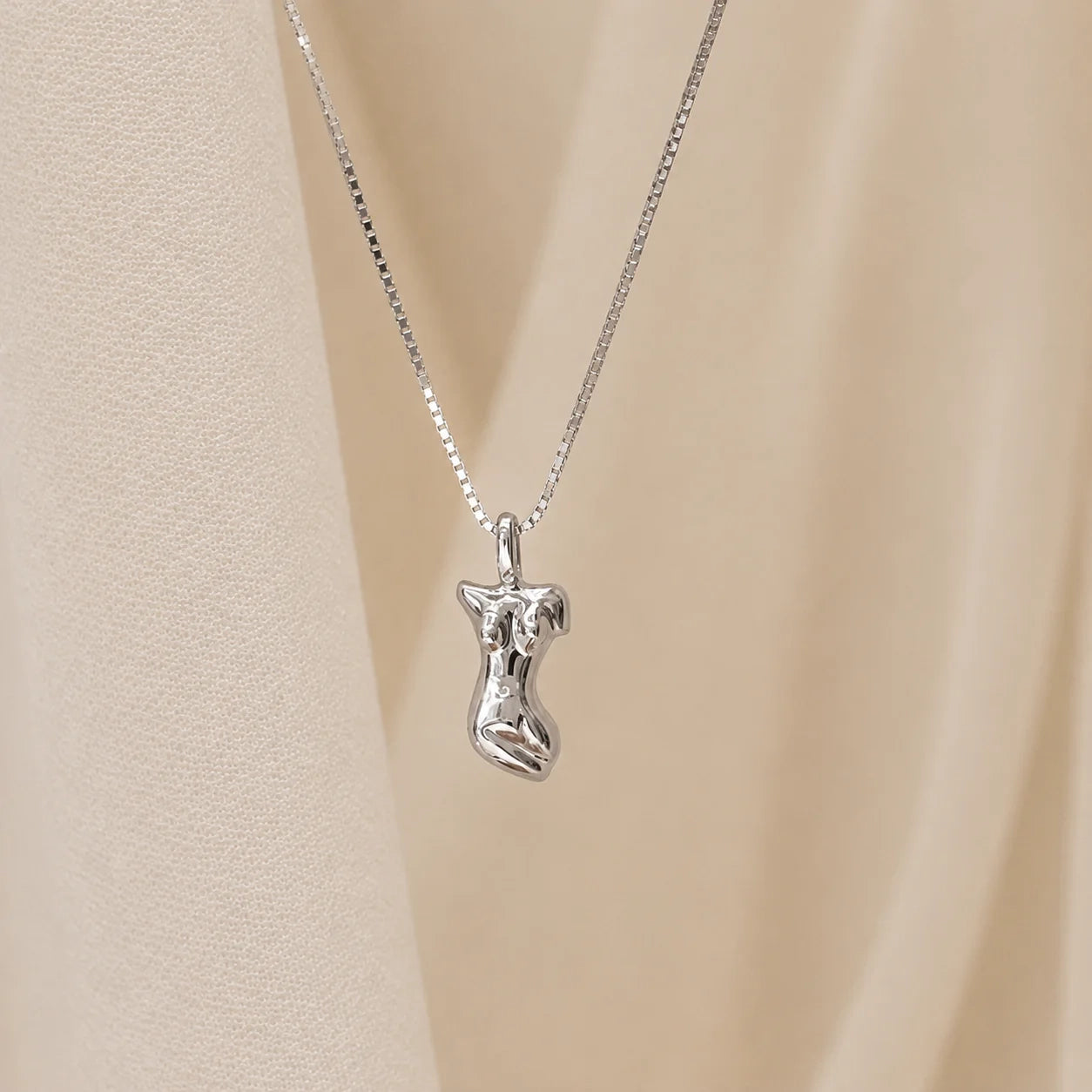 Kinn Body Necklace