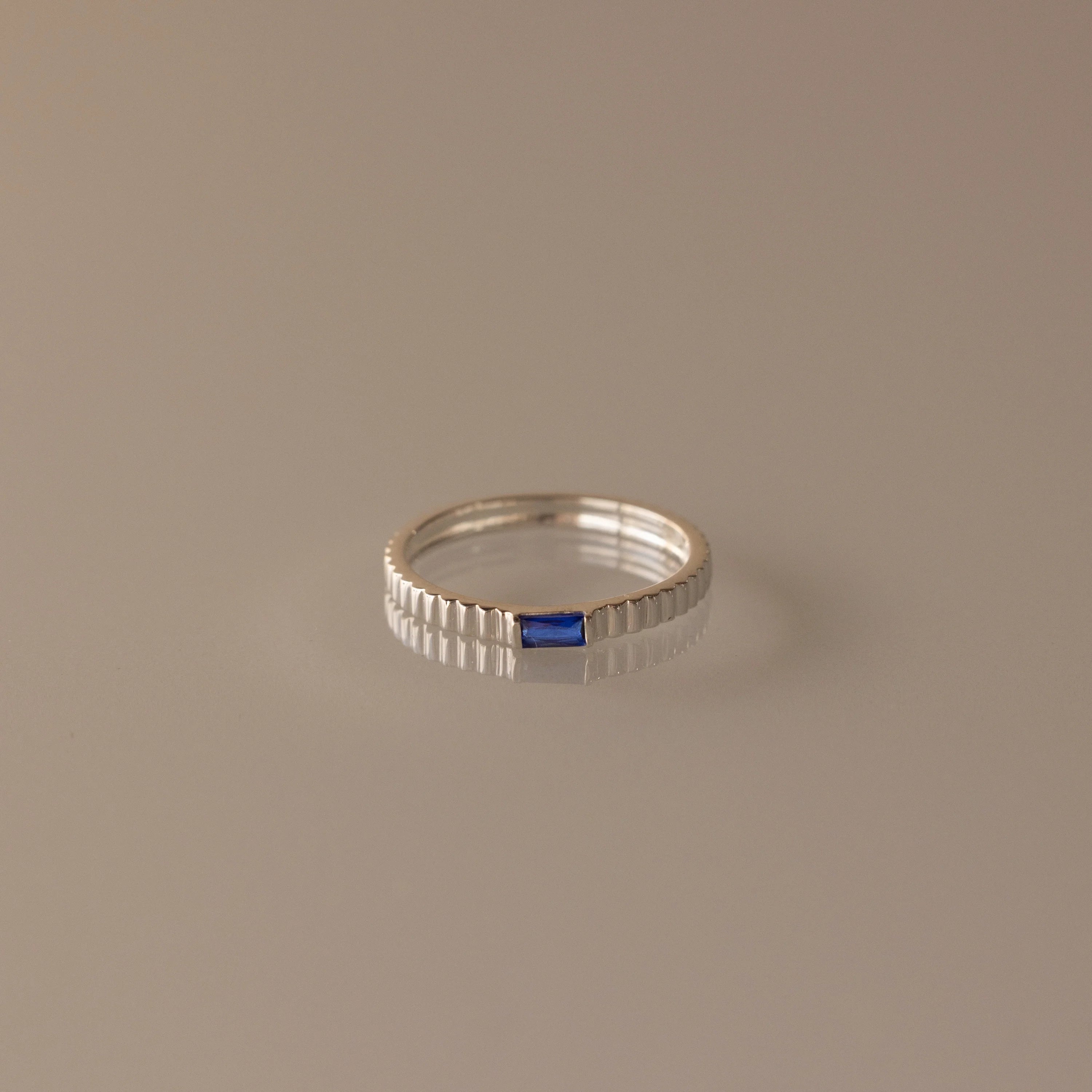 Sapphire Dainty Ribbed Ring Silver 18K Gold Plated