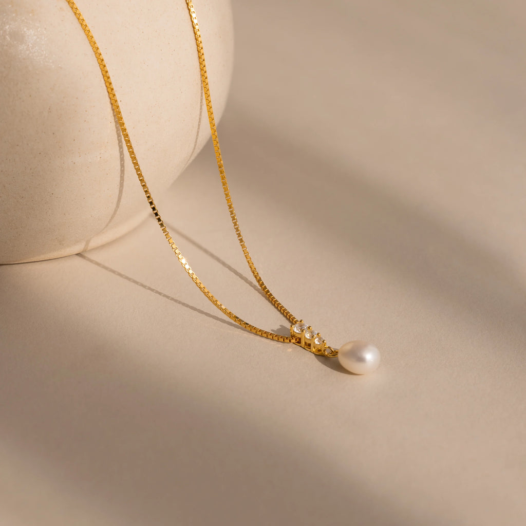 Diamond Pearl Droplet Necklace Silver 18K Gold Plated