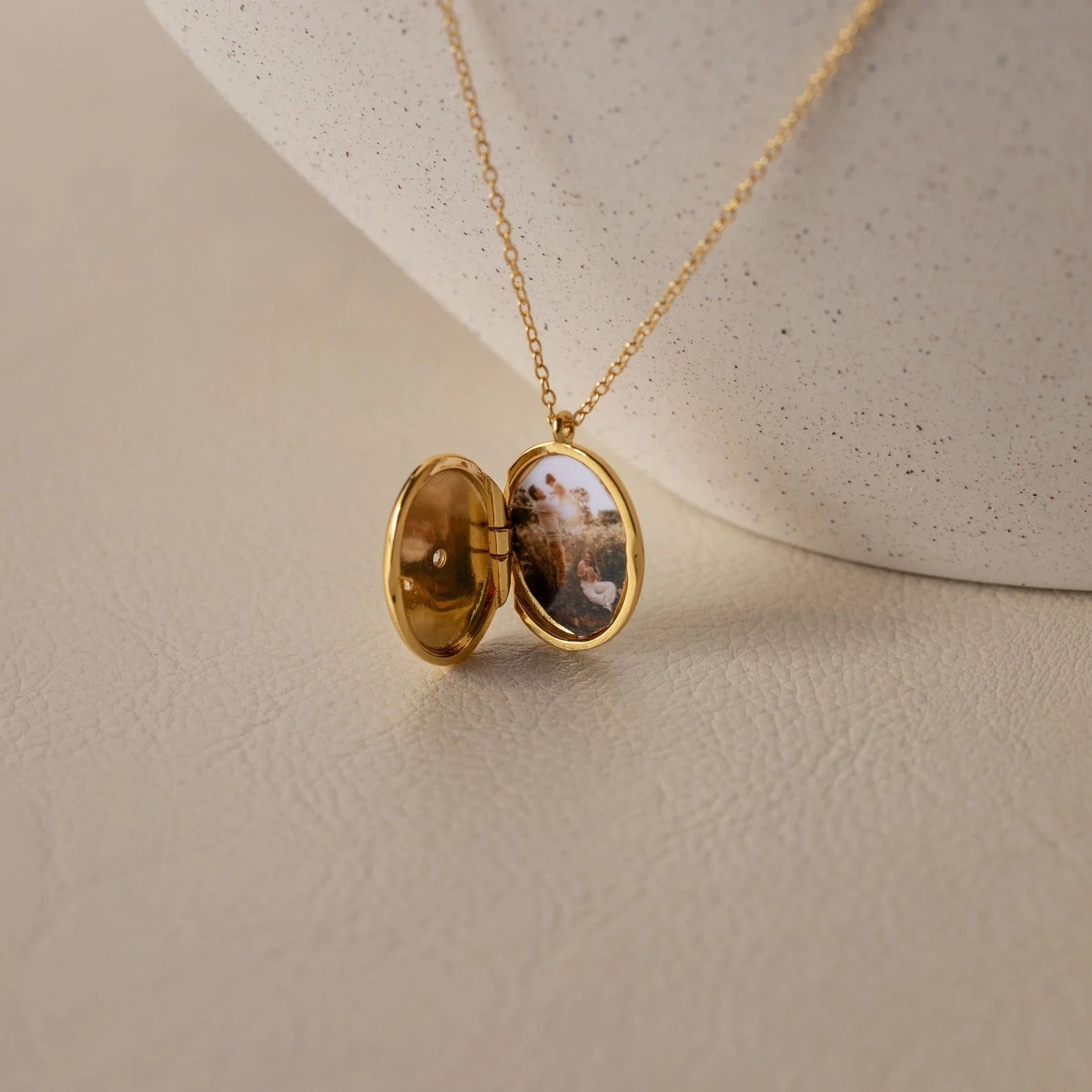 Eliza Oval Locket Necklace Silver 18K Gold Plated