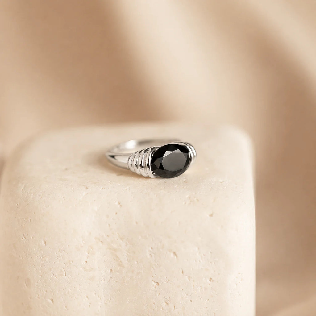 Dusk Signet Ring with Black Onyx Stone