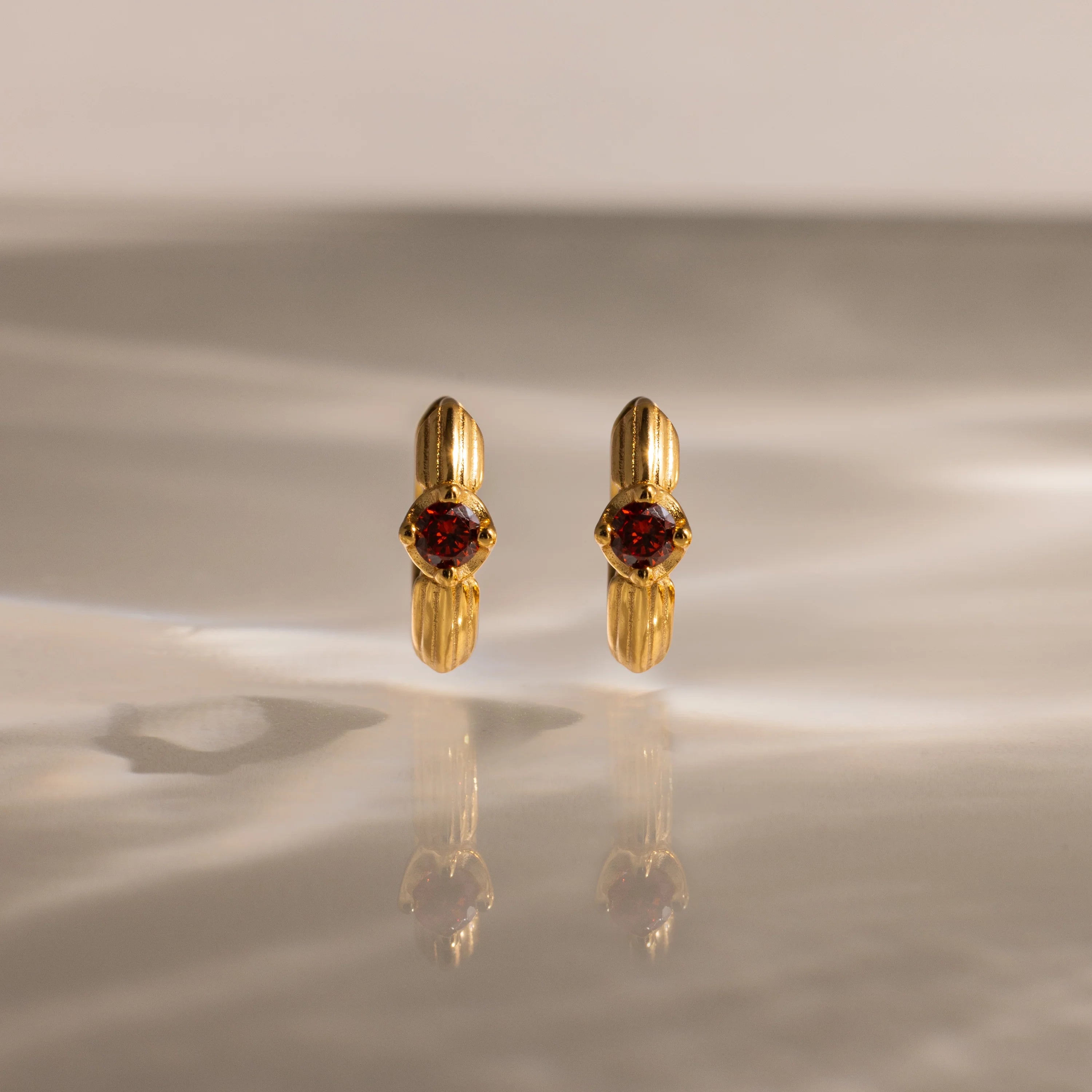 Garnet Ribbed Huggies Silver 18K Gold Plated
