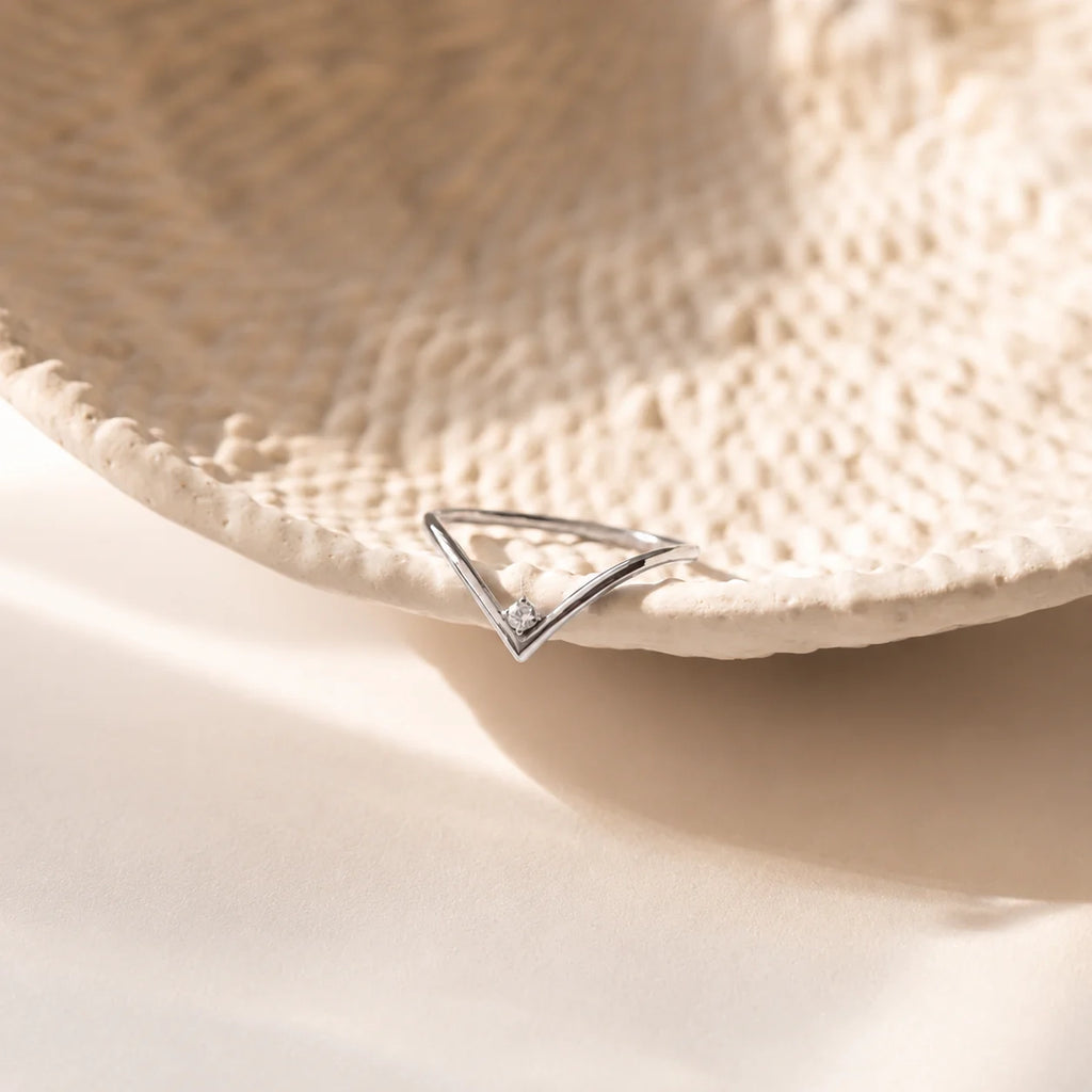 Curve Birthstone Ring