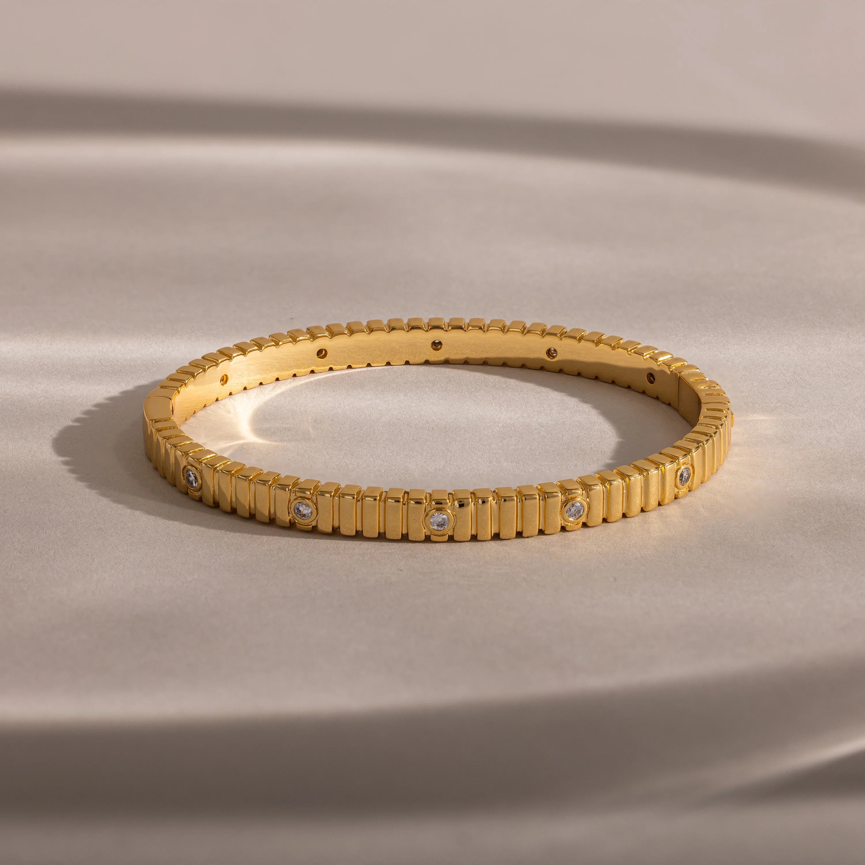 Ribbed Diamond Bangle Silver 18K Gold Plated