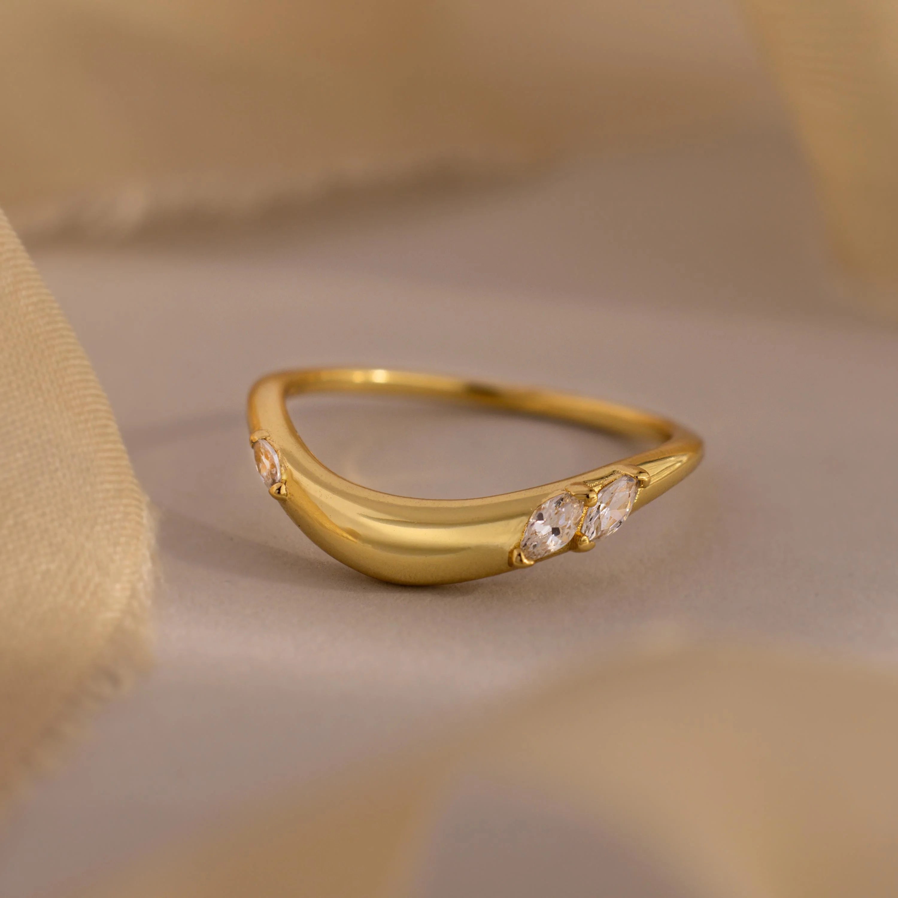 Organic Diamond Curve Ring Silver 18K Gold Plated