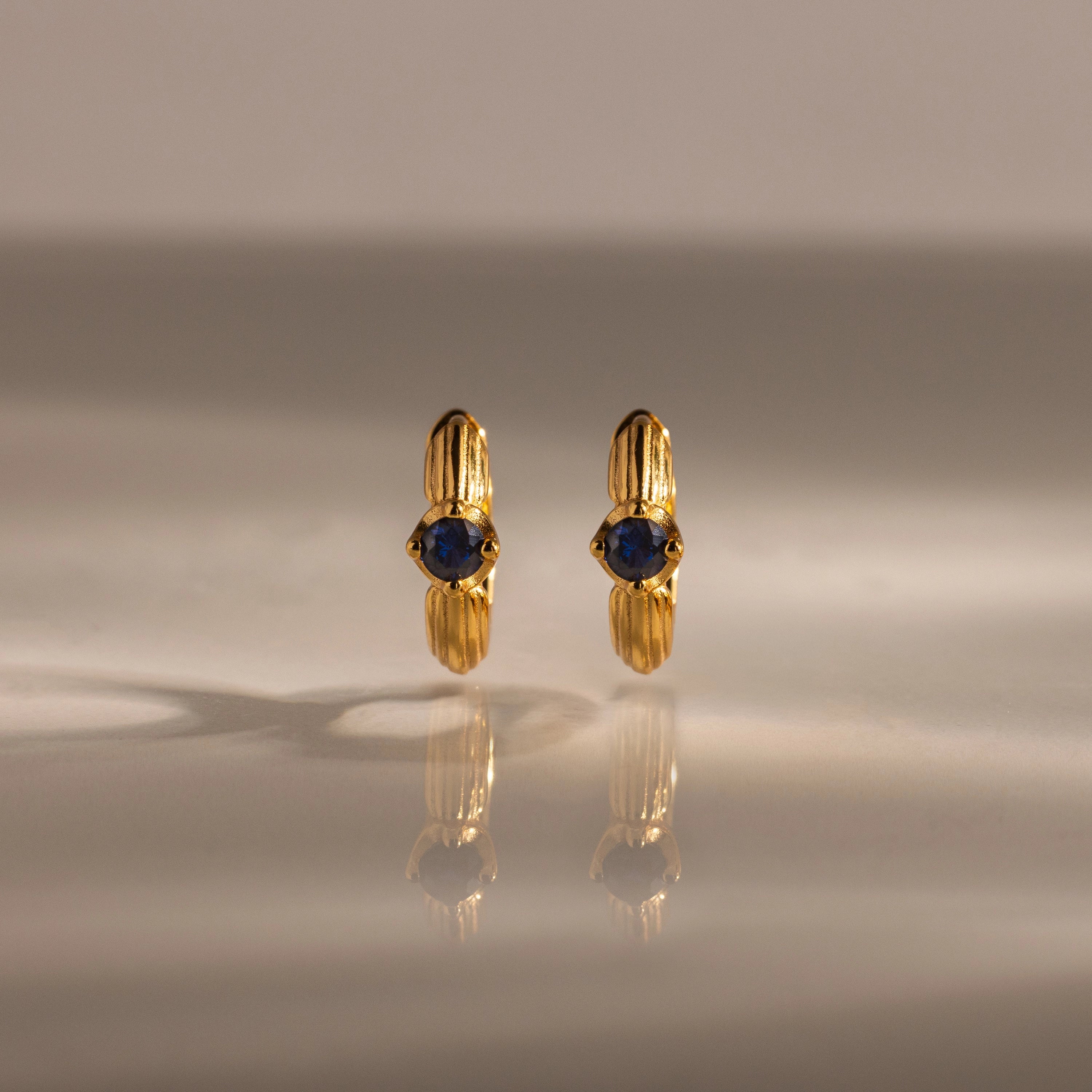Ribbed Sapphire Huggies Silver 18K Gold Plated