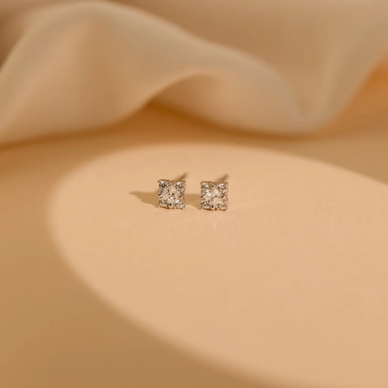 Daydreamer Diamond Studs Silver 18K Gold Plated