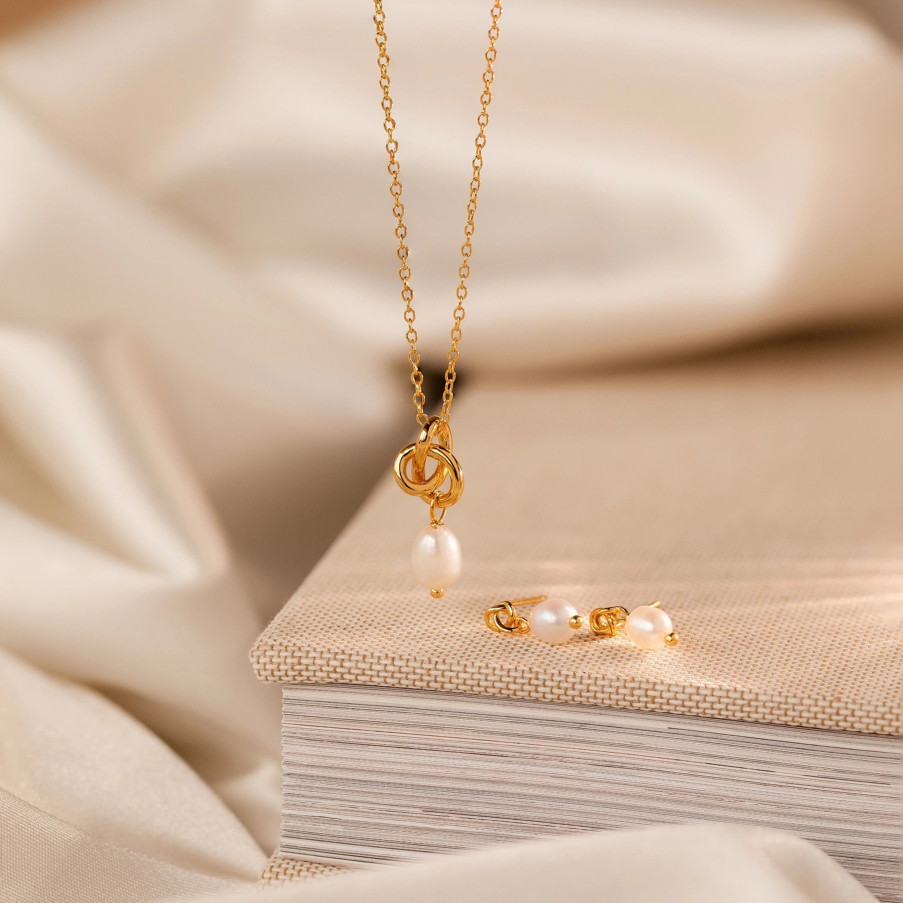 Dainty Knot Pearl Necklace Silver 18K Gold Plated