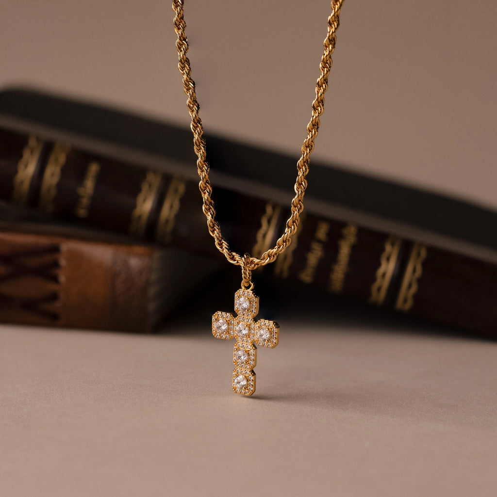 Diamonds Majesty Cross Necklace  Silver 18K Gold Plated